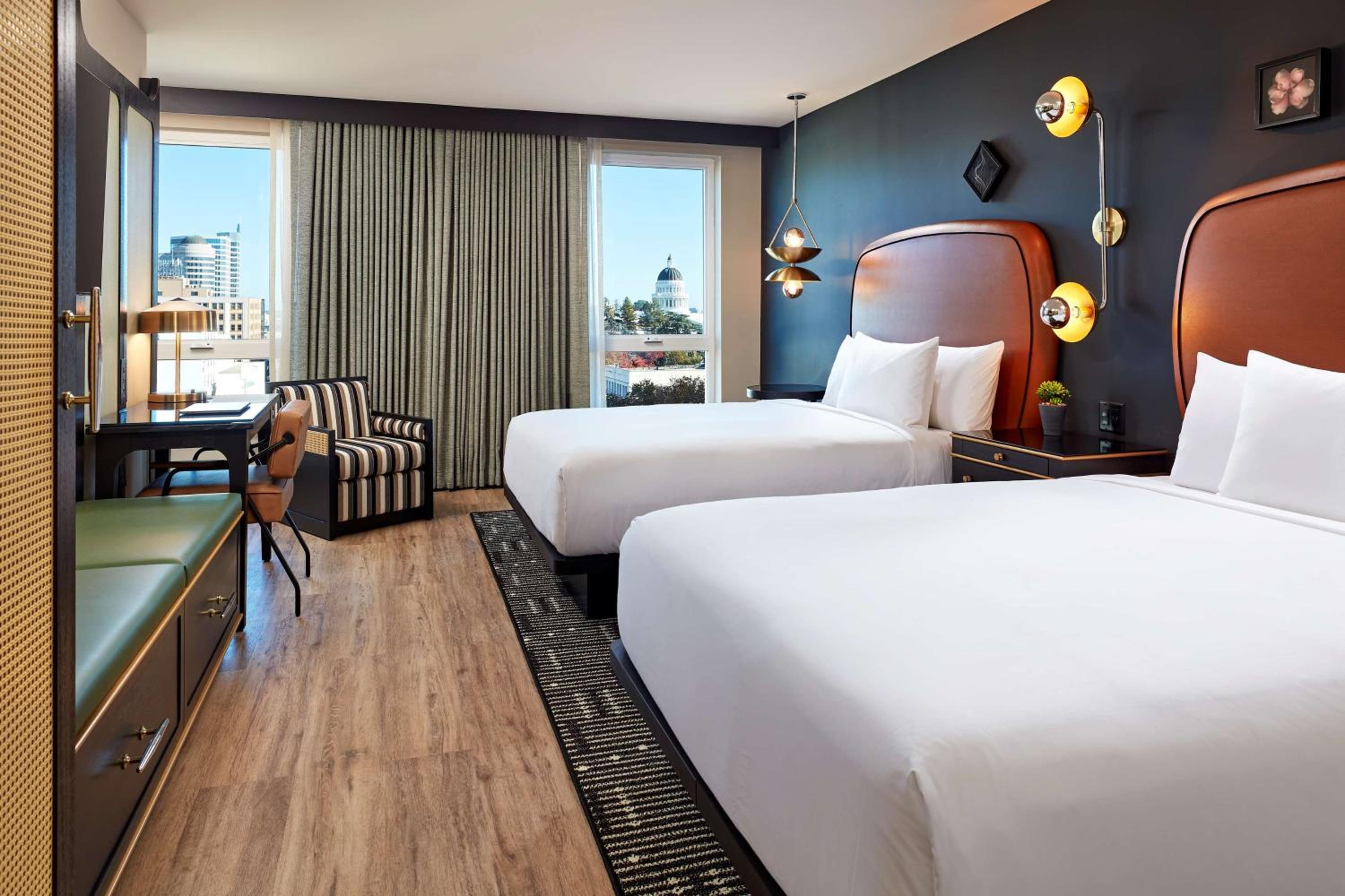 Queen Room with Two Queen Beds and View - Photo 4