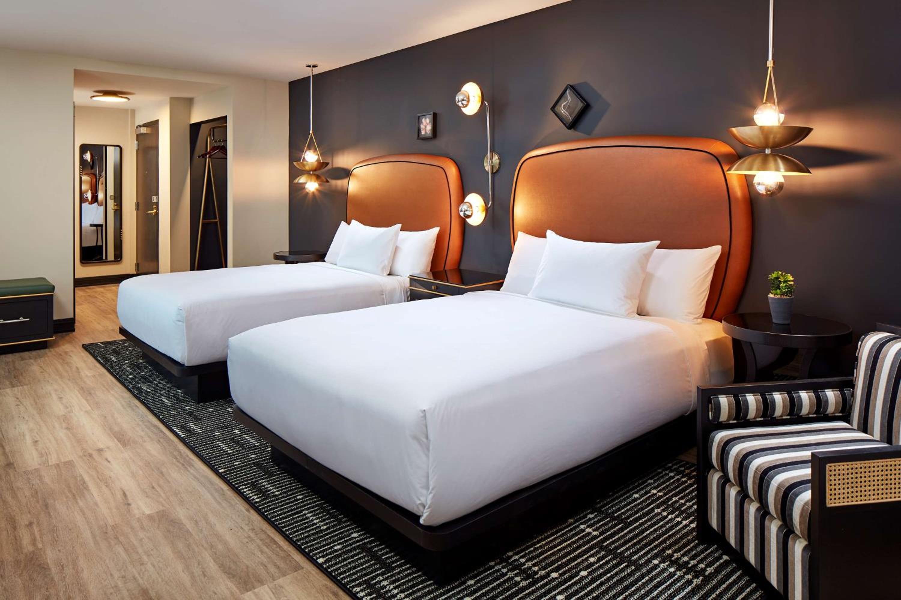 Queen Room with Two Queen Beds and City View - Photo 4