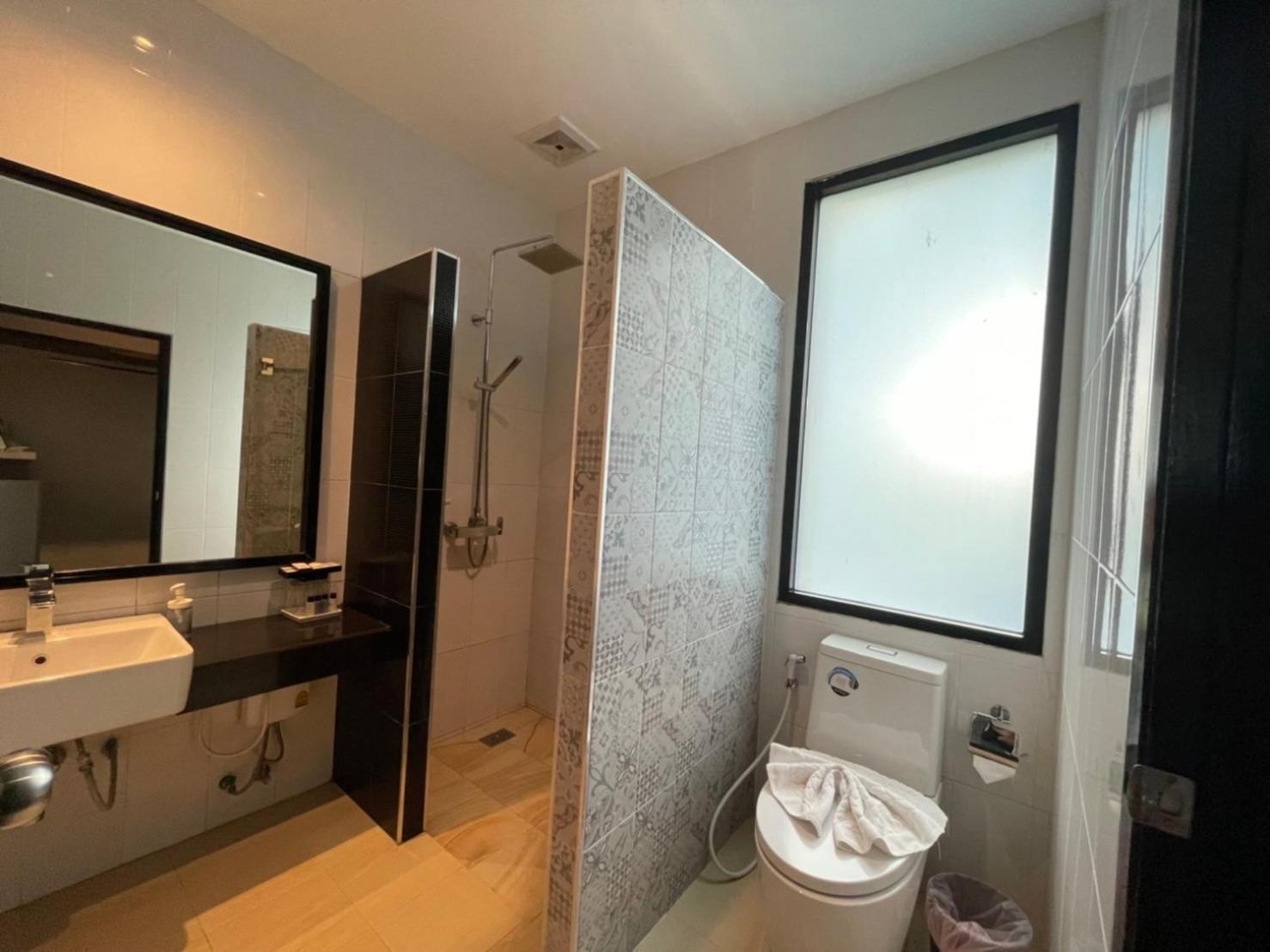 Standard Twin Room with Garden View photo 3