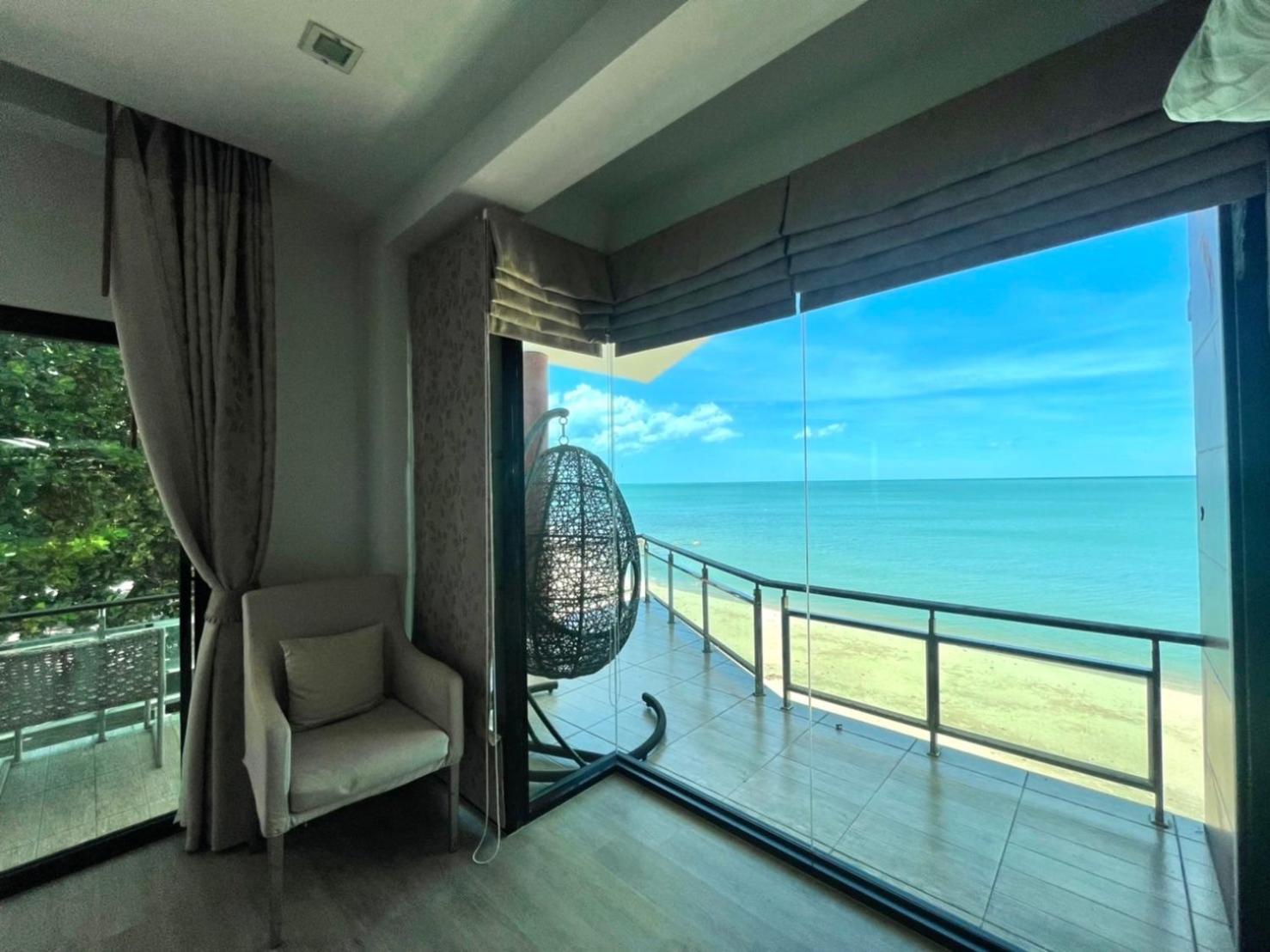 Deluxe Twin Room with Sea View photo 3