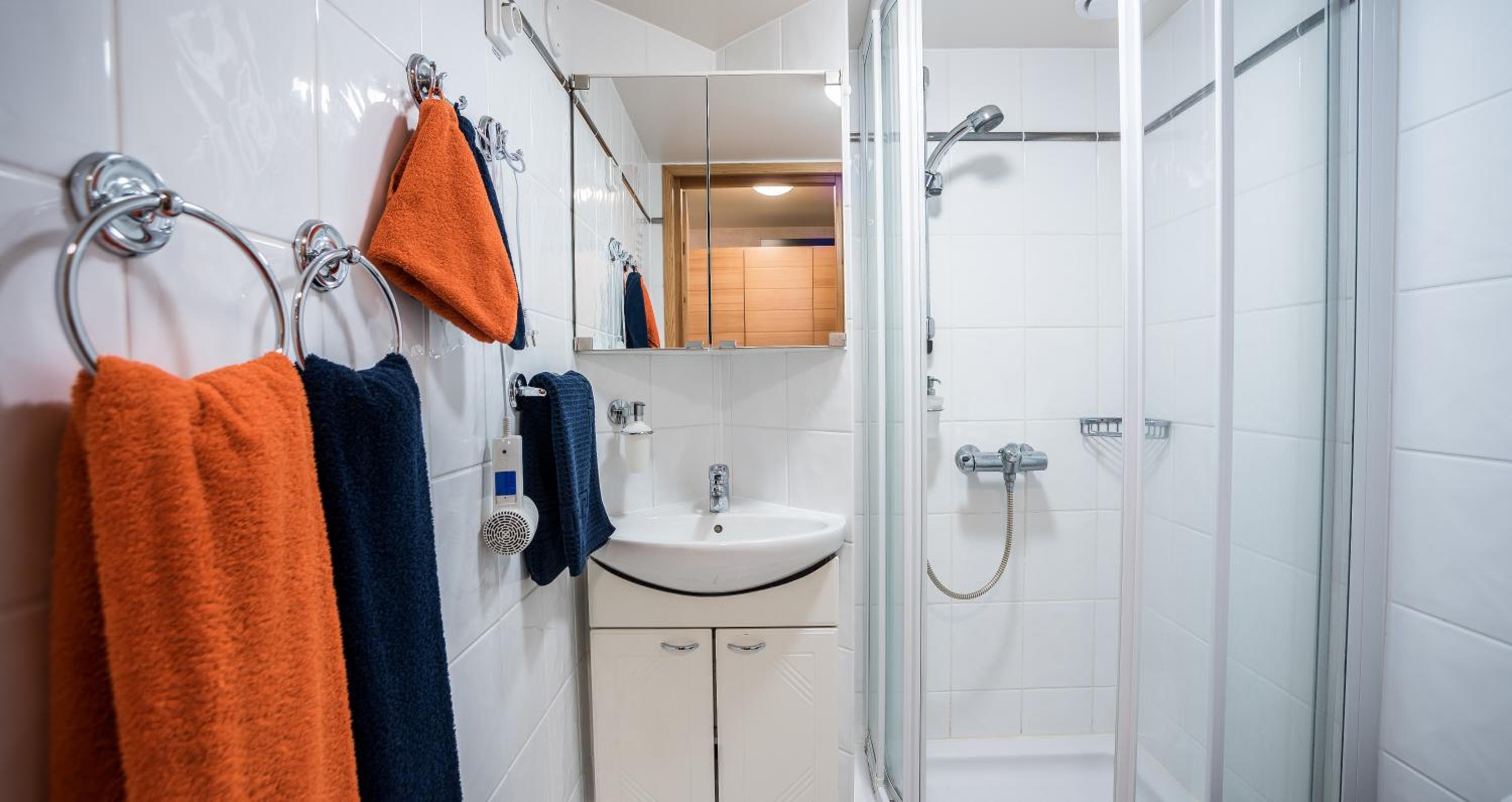 Standard Double or Twin Room - Photo 4