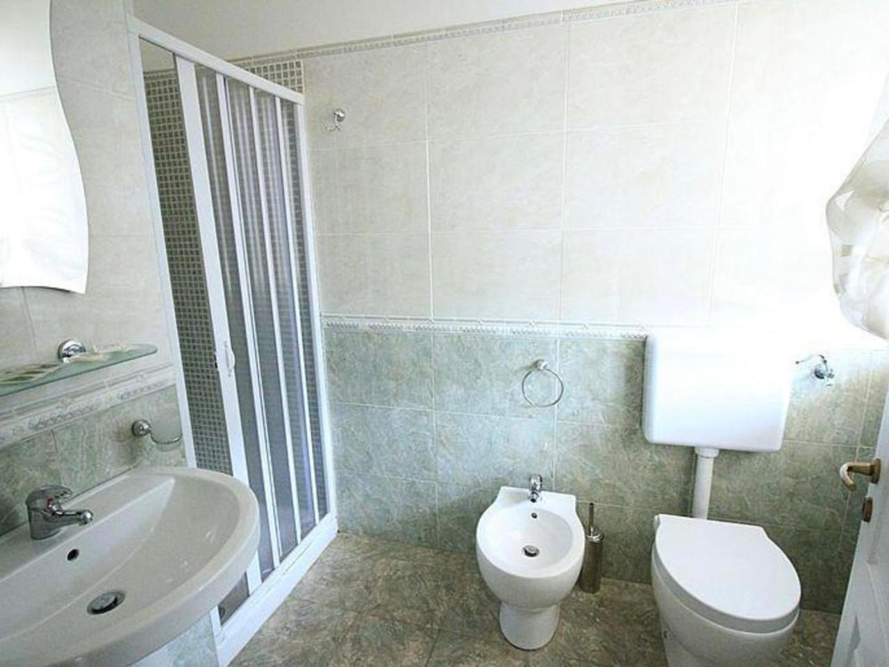 Large Double Room photo 3