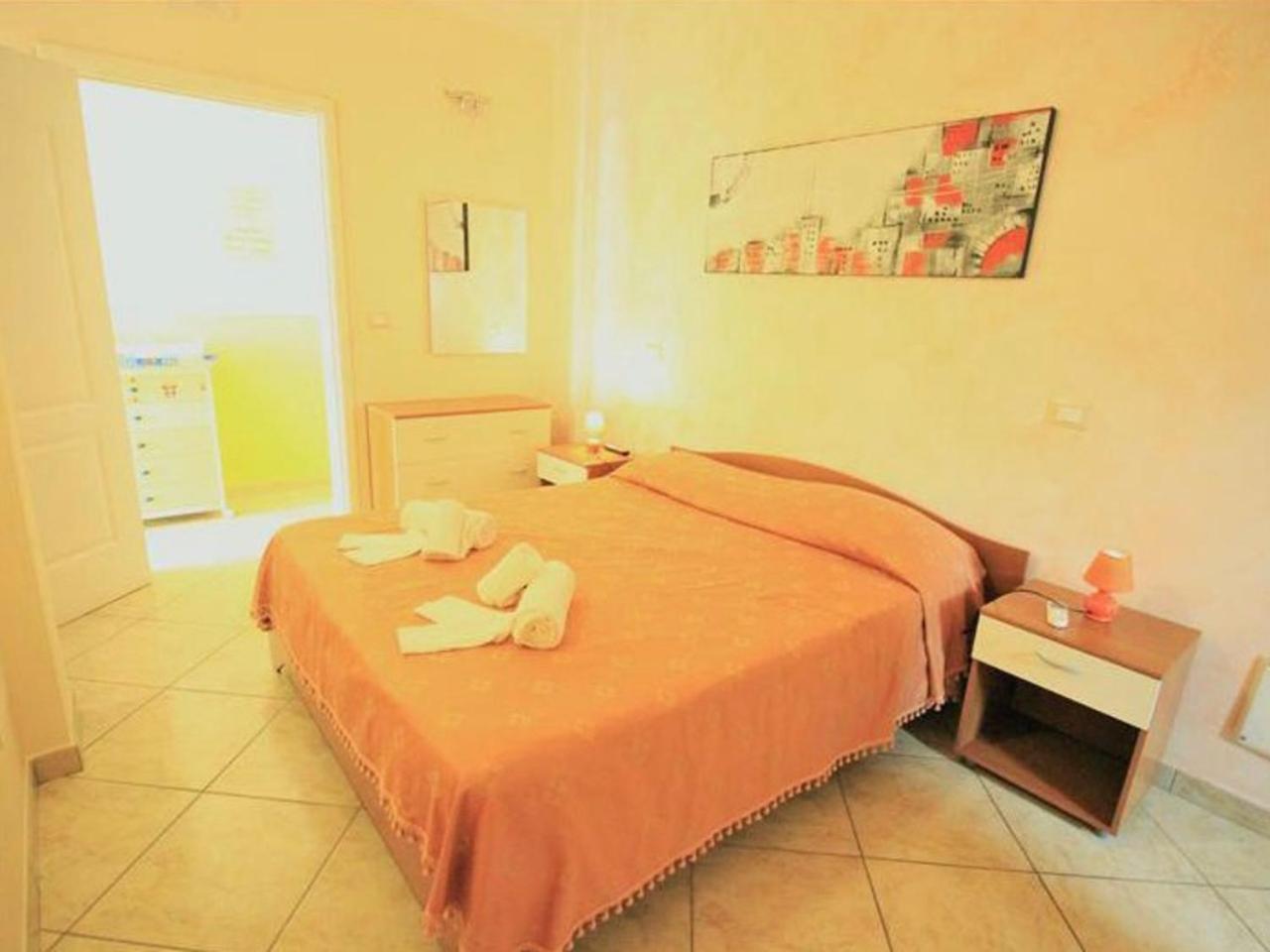 Large Double Room photo 1