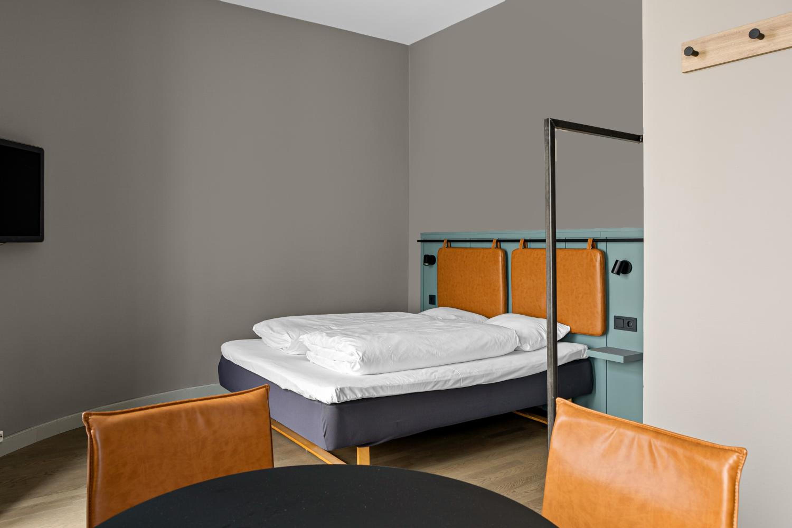 Superior Double Room thumbnail 6