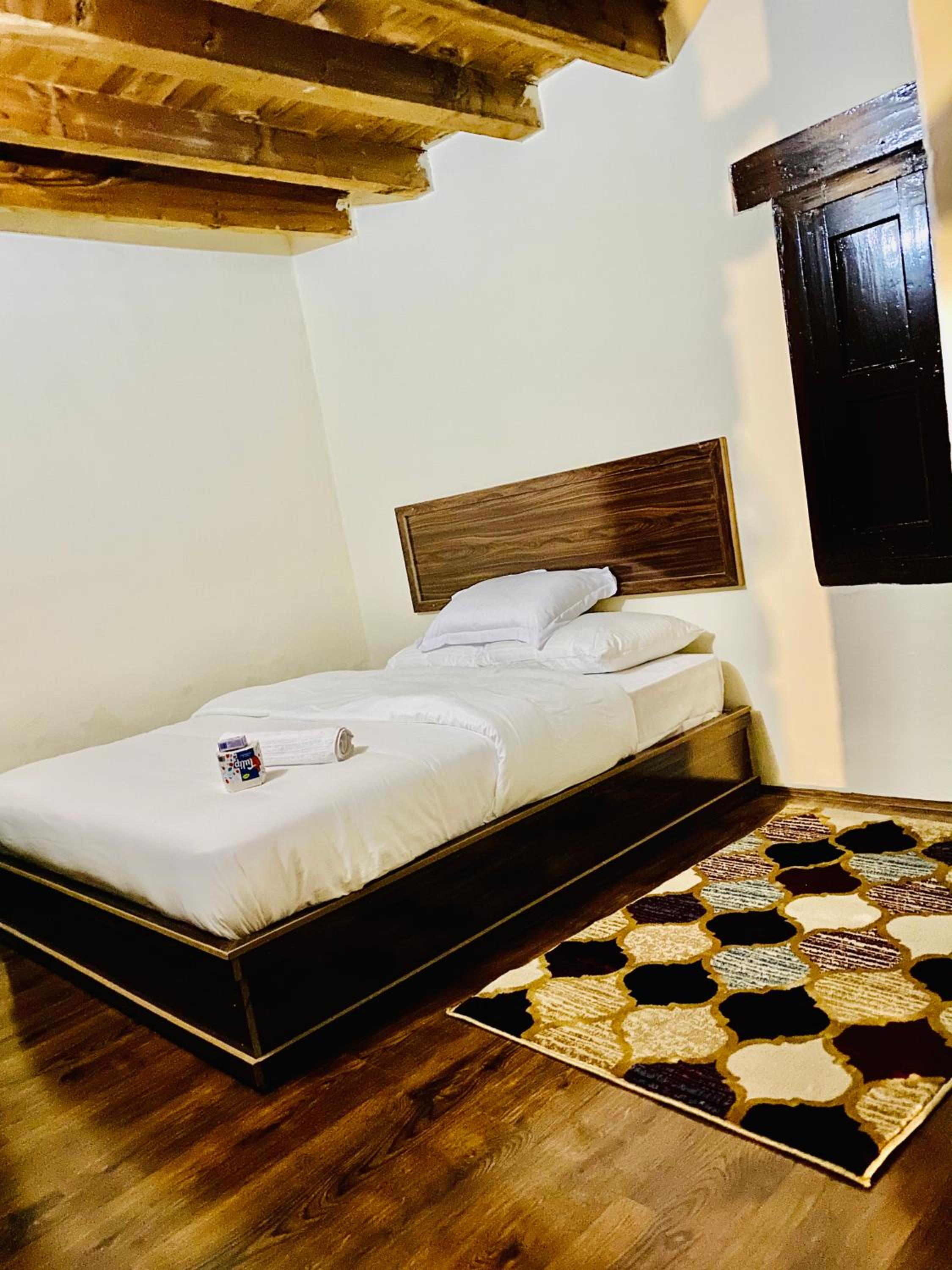 Deluxe Queen Room photo 3