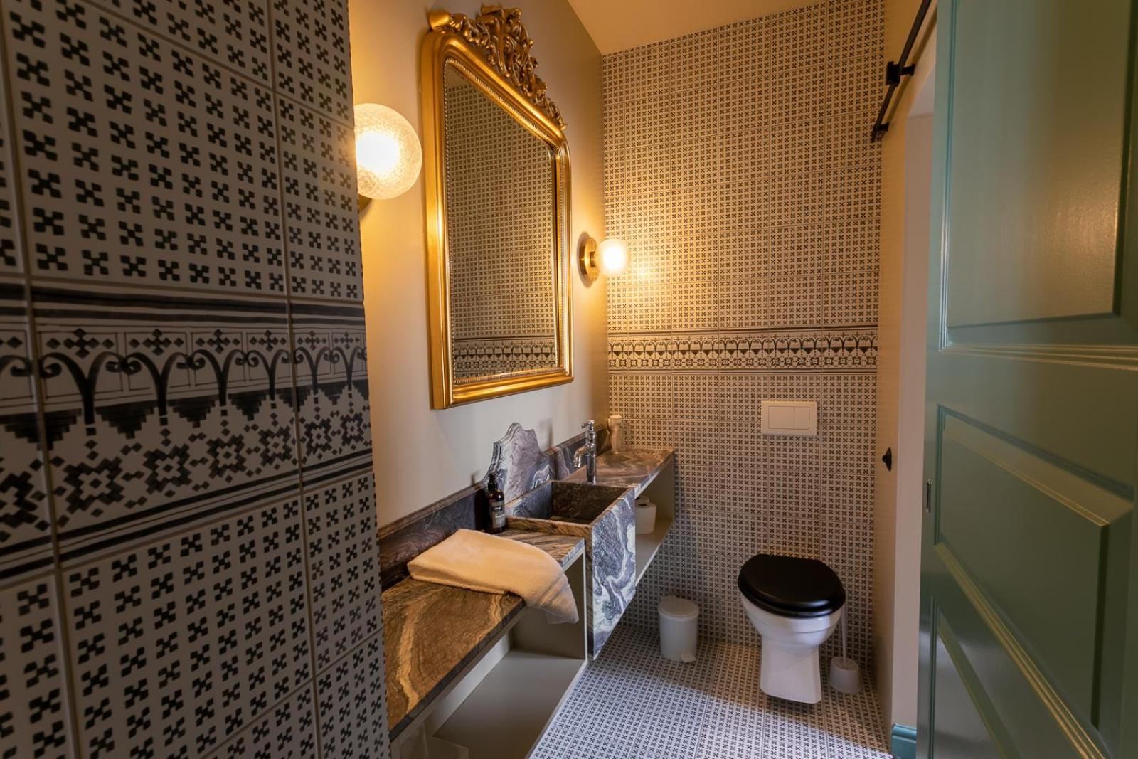 Deluxe Double Room - Photo 10