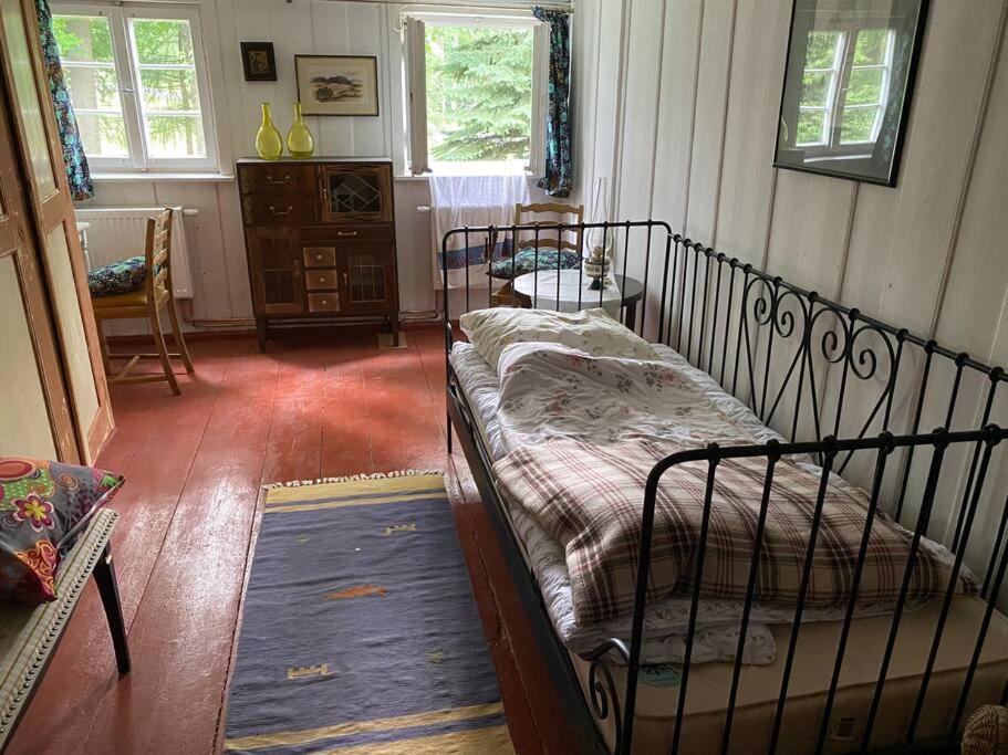 One-Bedroom House - Photo 12