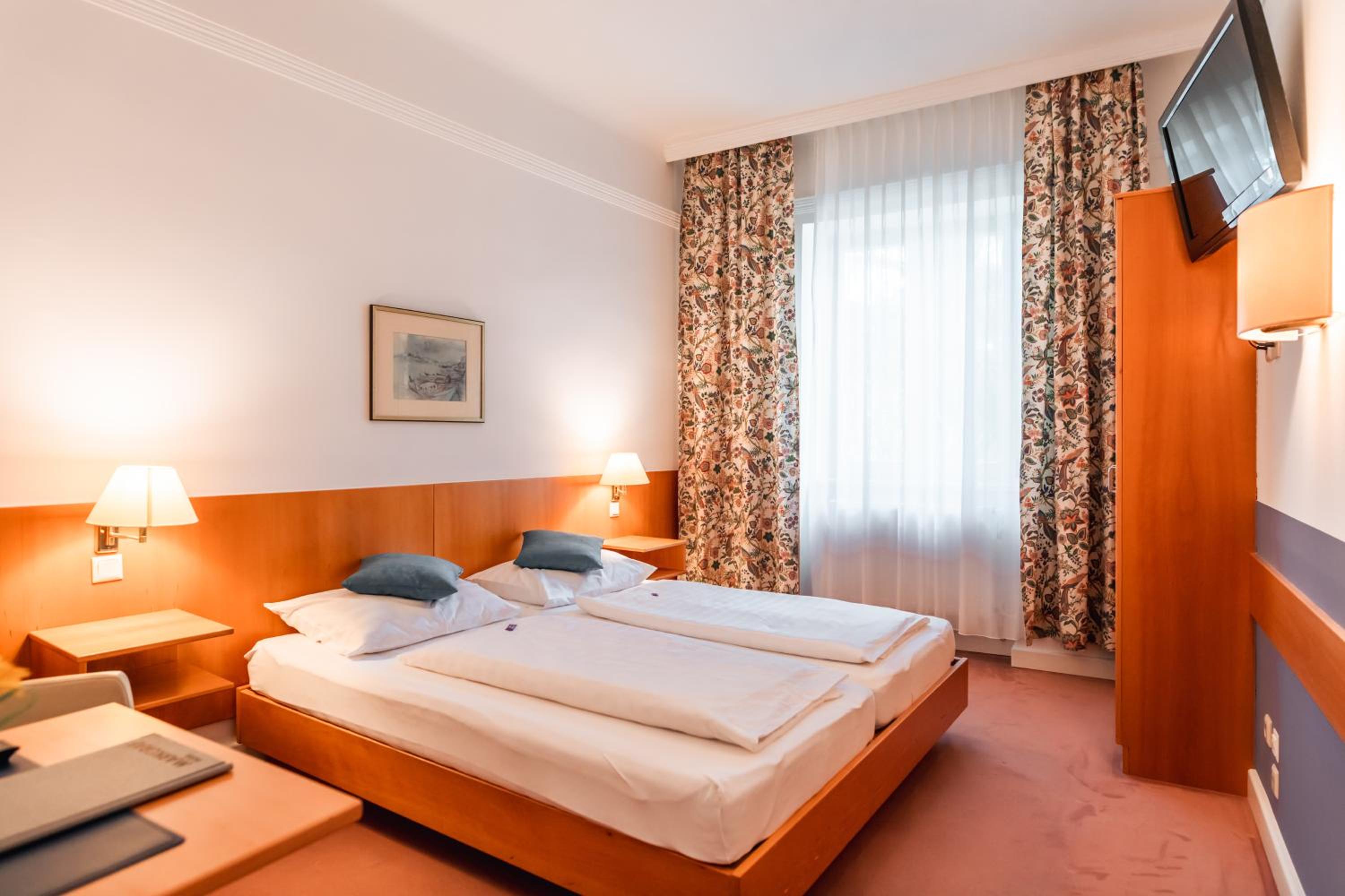 Standard Double Room - Photo 1