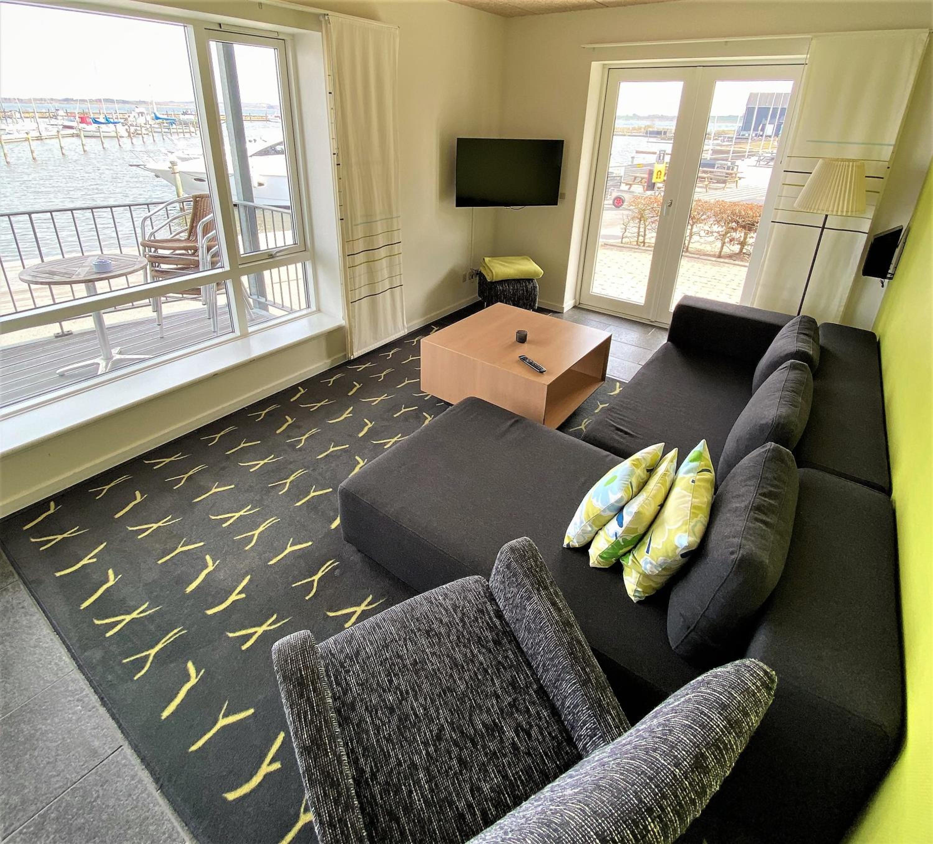 Lejlighed med udsigt til vandet,  stueetage. Max 4 pers. - Photo 9