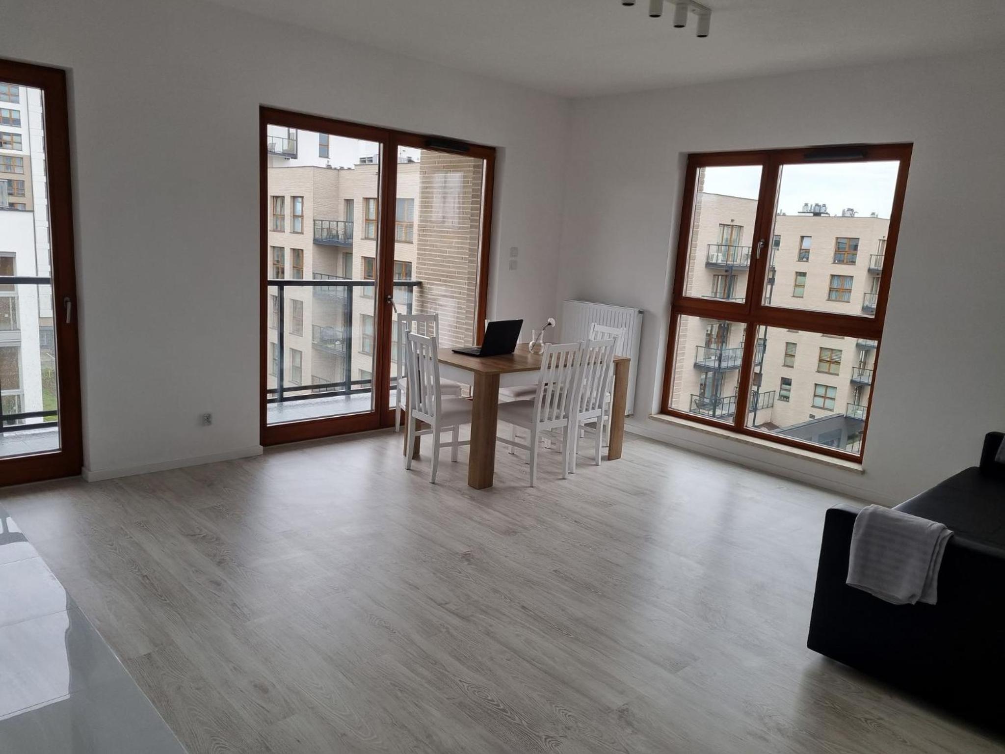 One-Bedroom Apartment - Photo 3