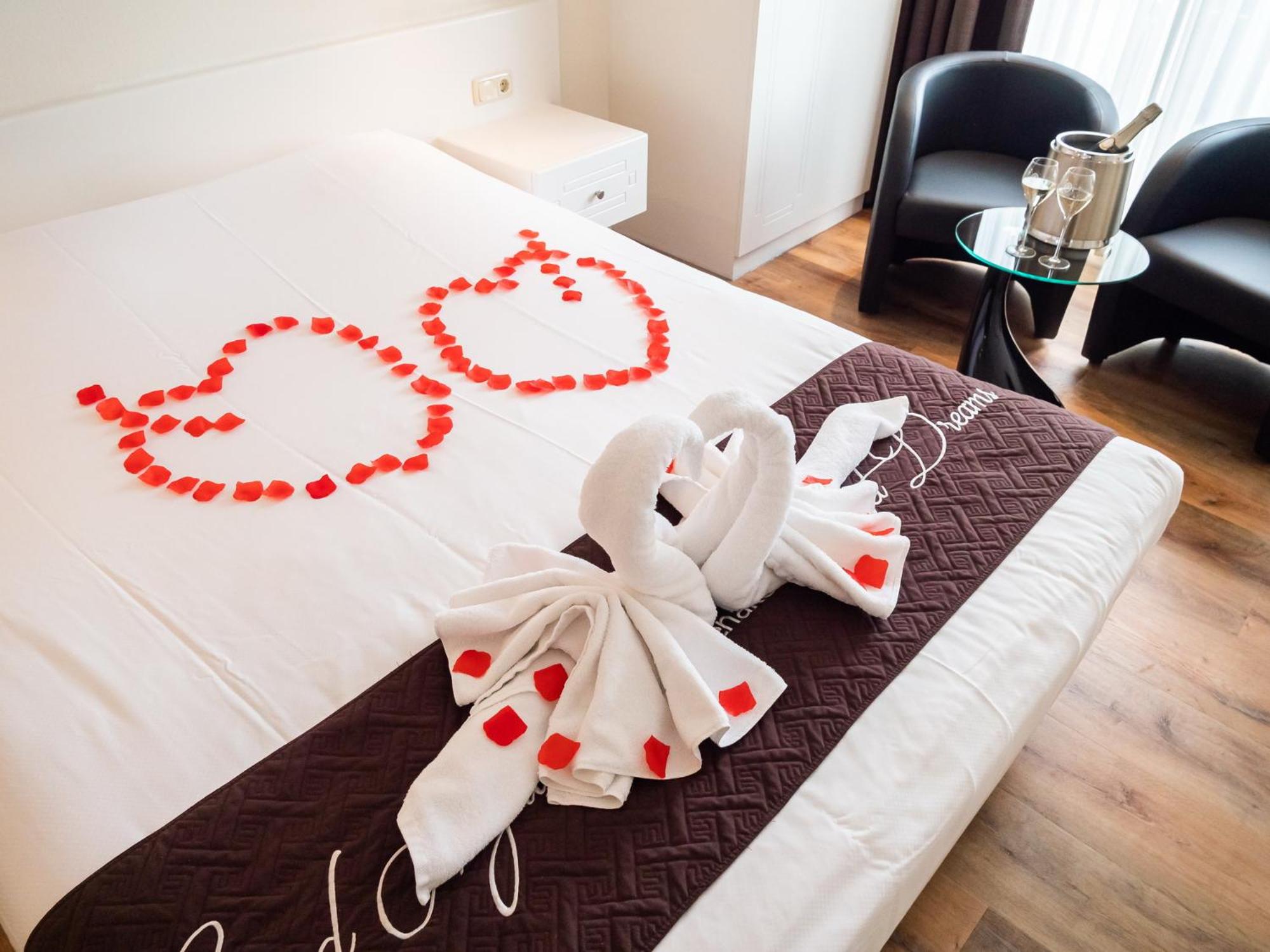 Deluxe Double Room - Non-Smoking photo 1
