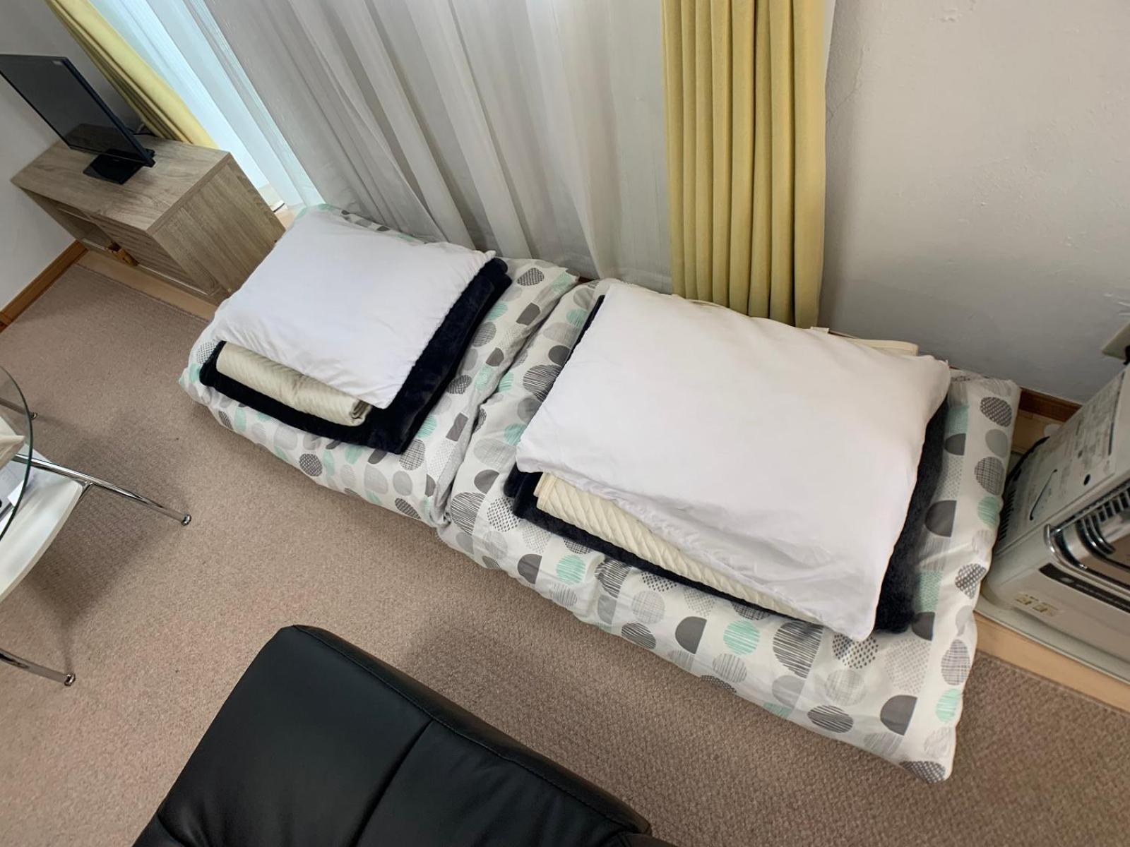 Two-Bedroom House - Photo 33