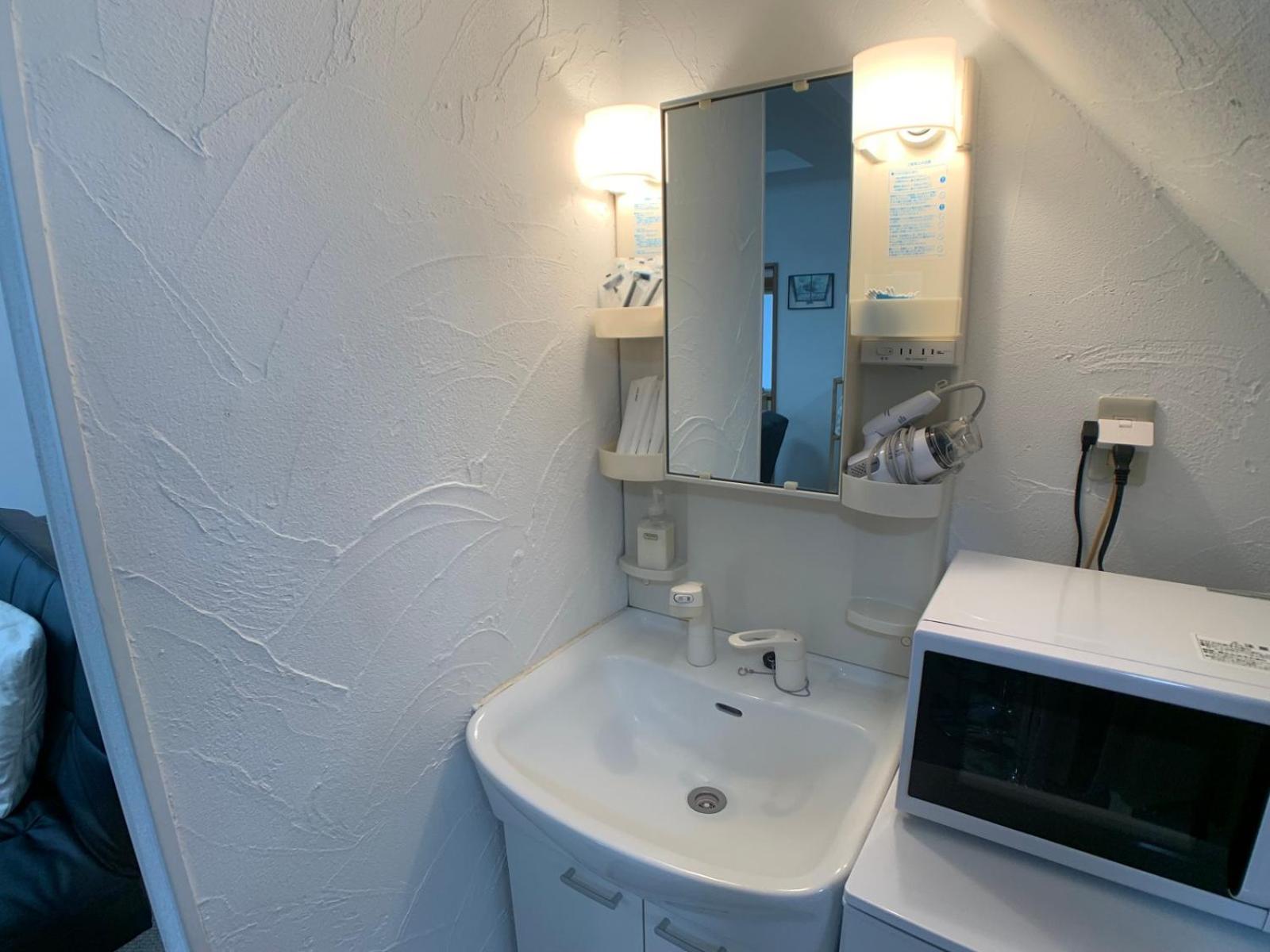 Two-Bedroom House - Photo 21