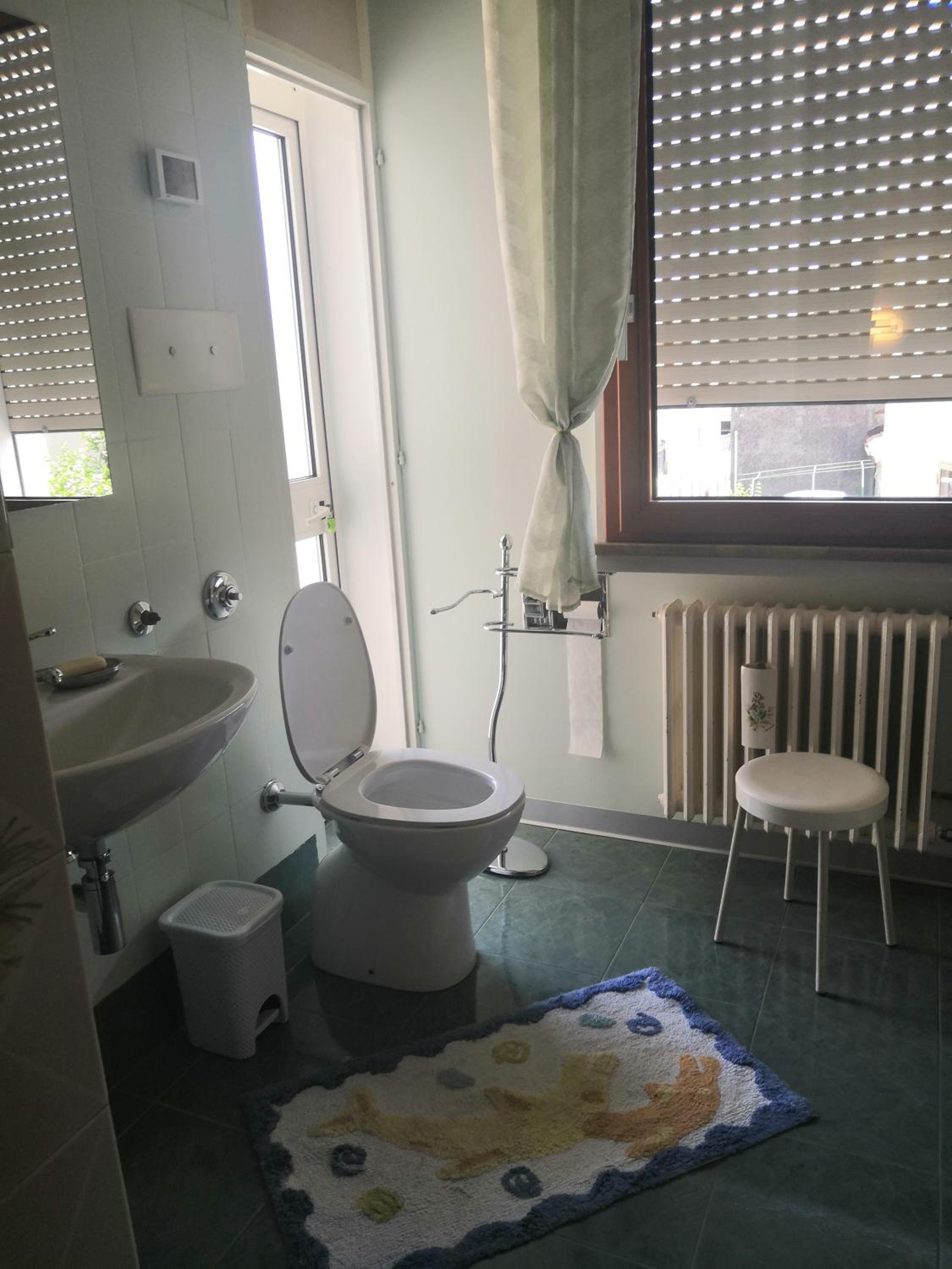 Twin Room - Photo 2