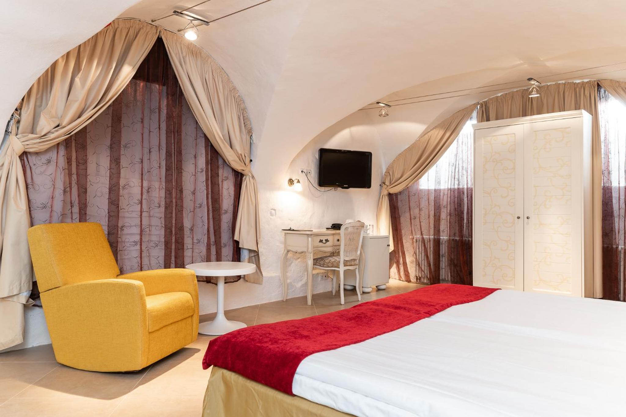 Superior Double or Twin Room with Free Parking - Photo 17
