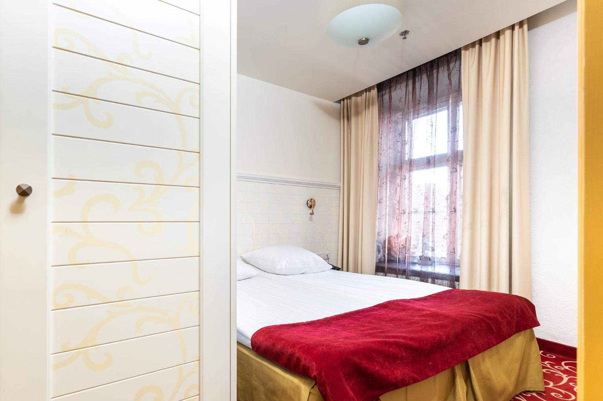 Standard Double or Twin Room with Free Parking - Photo 4