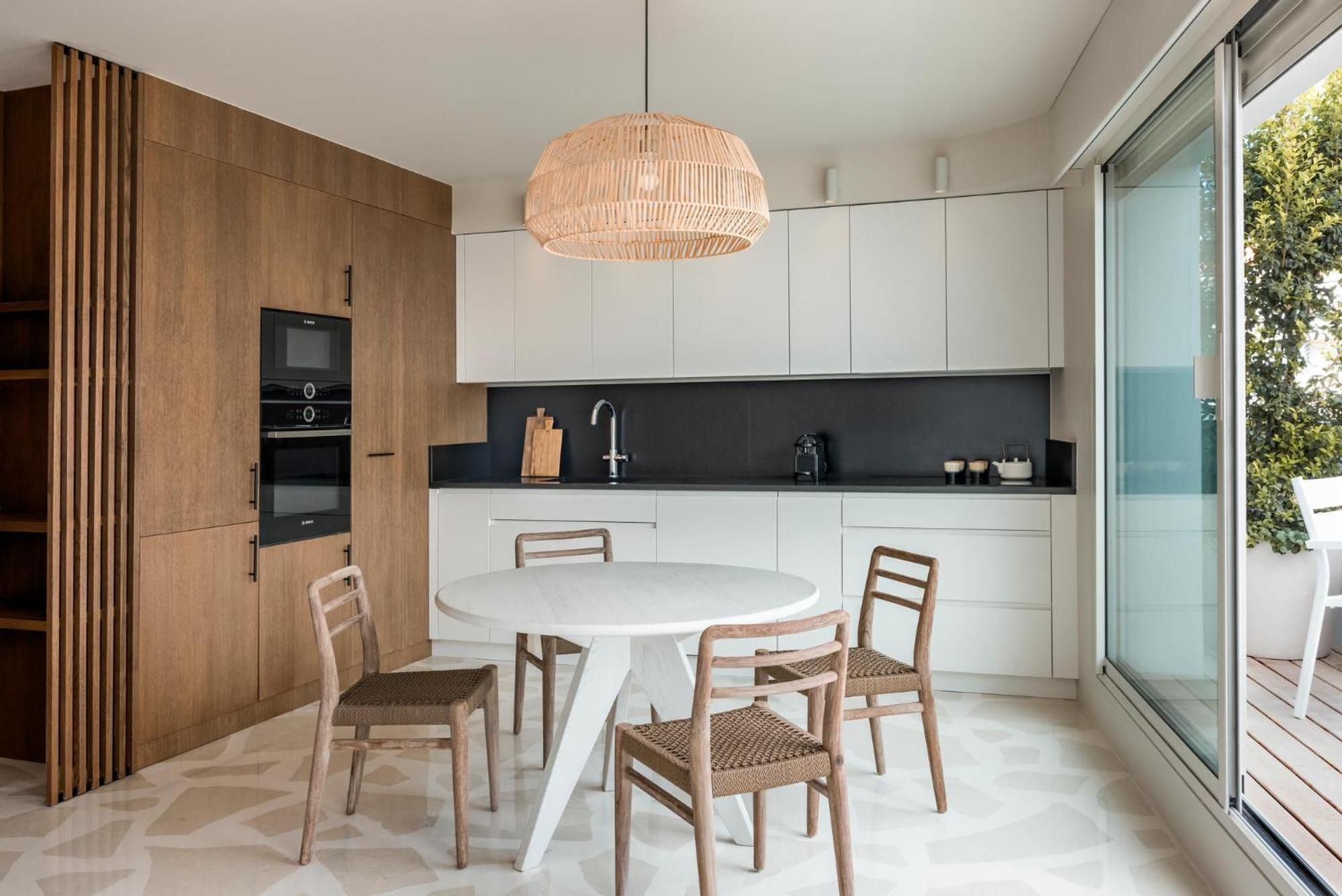 Apartment with Terrace - Photo 5