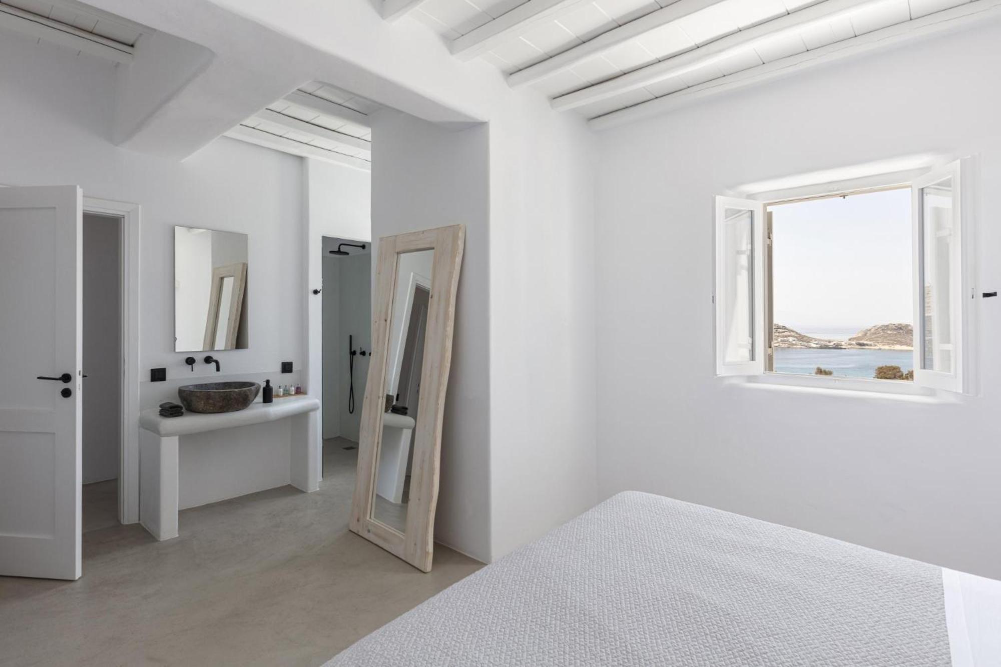 Villa photo 2