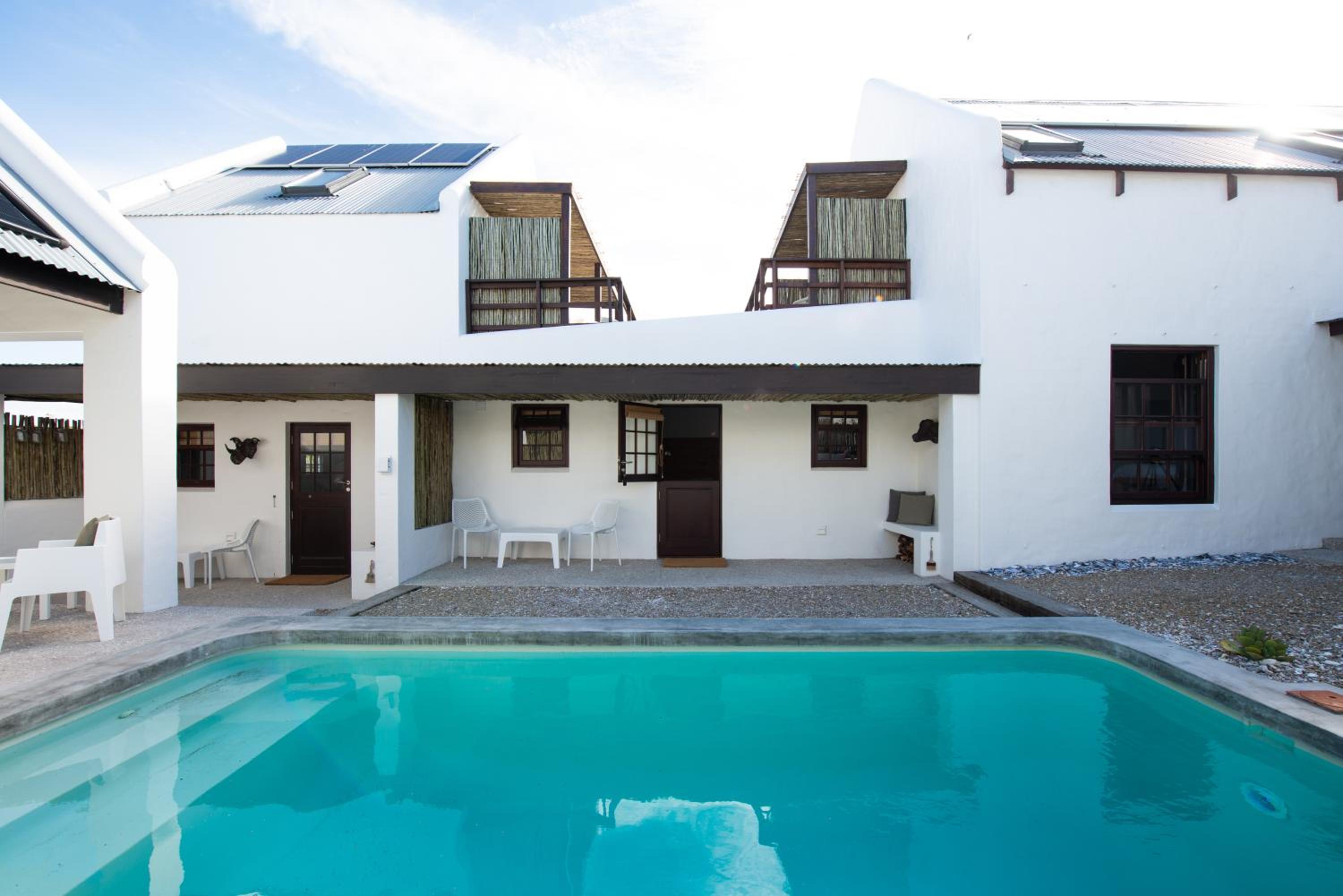 Twin Room with Pool View photo 2
