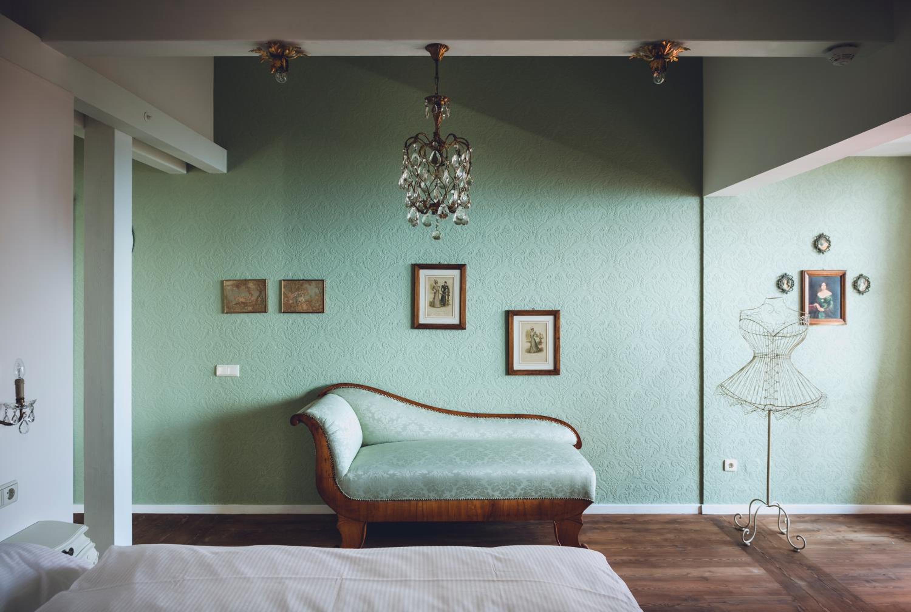 Luxury Suite - Photo 4