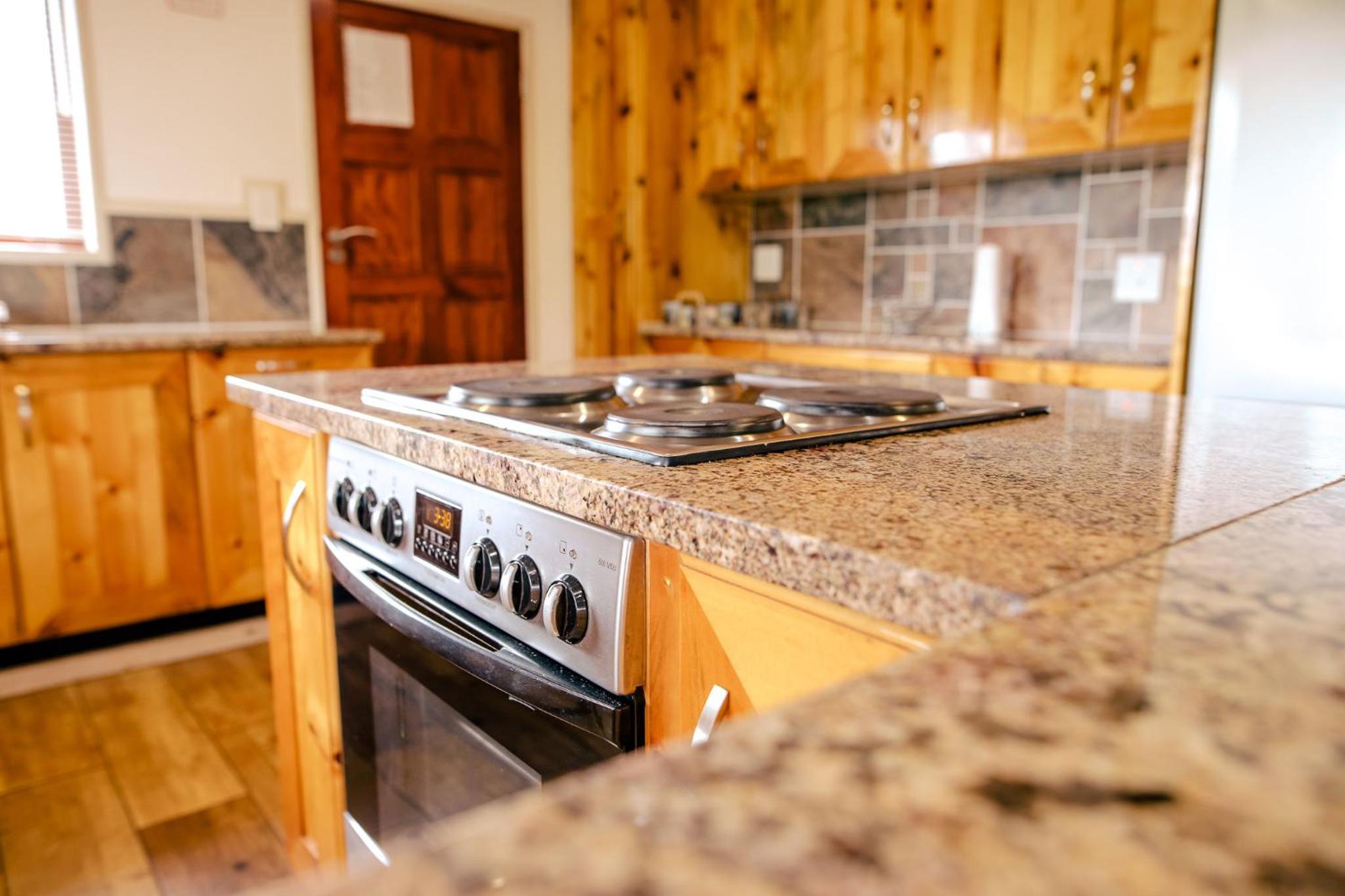 Three-Bedroom Log Cabin with Splash Pool - Photo 28