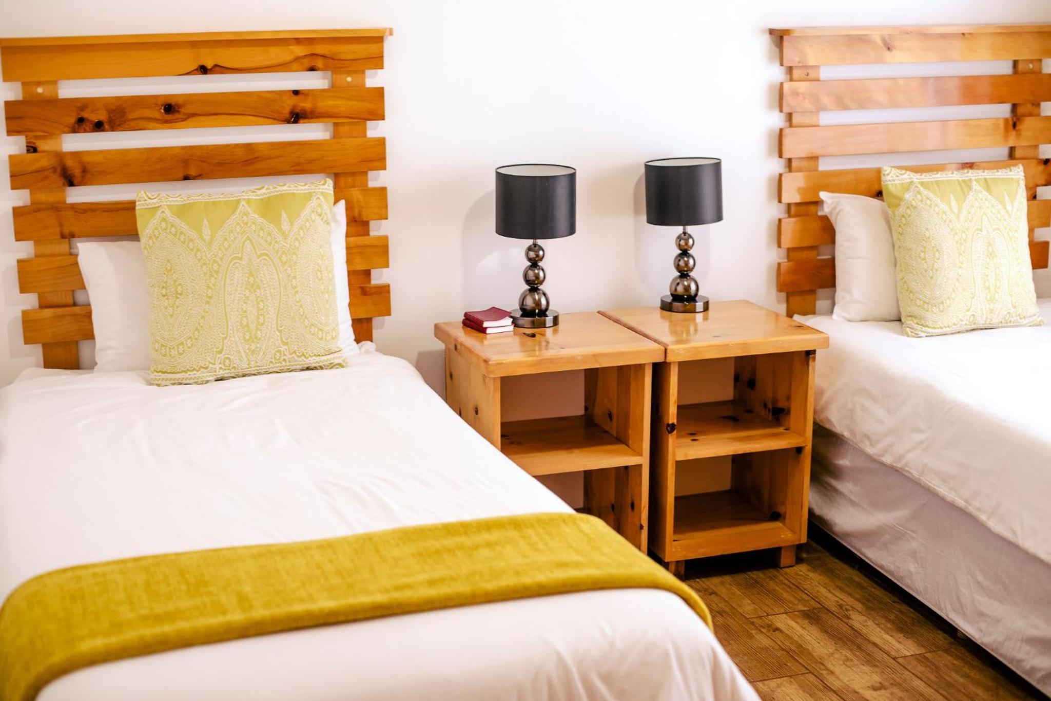 Three-Bedroom Log Cabin with Splash Pool - Photo 18