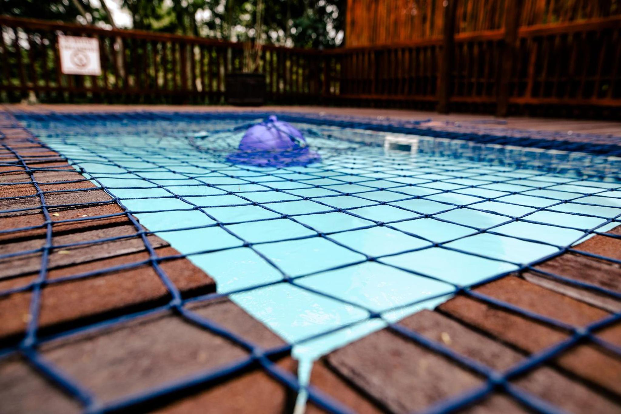 Three-Bedroom Log Cabin with Splash Pool - Photo 11