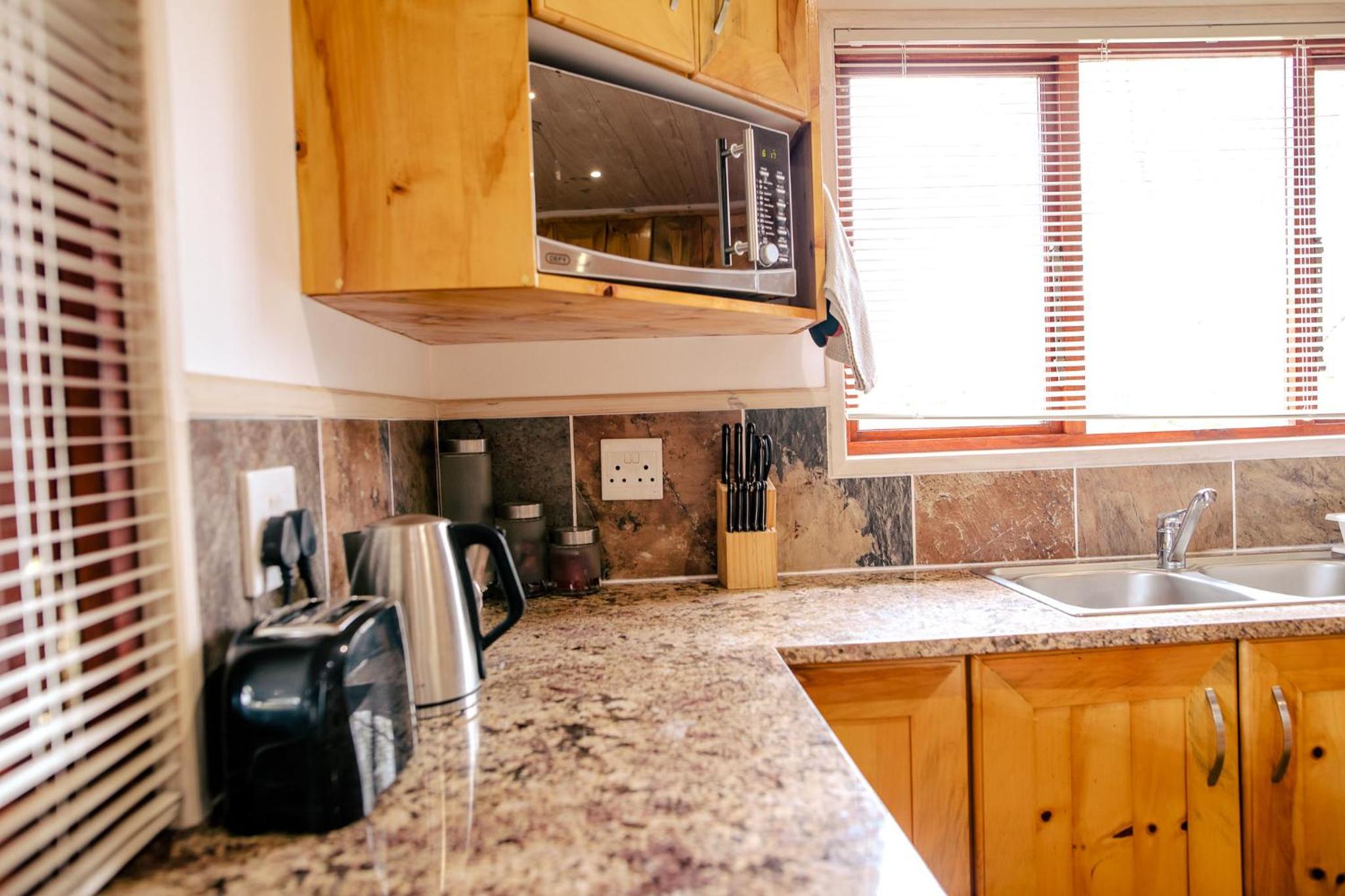Three-Bedroom Log Cabin with Splash Pool - Photo 12