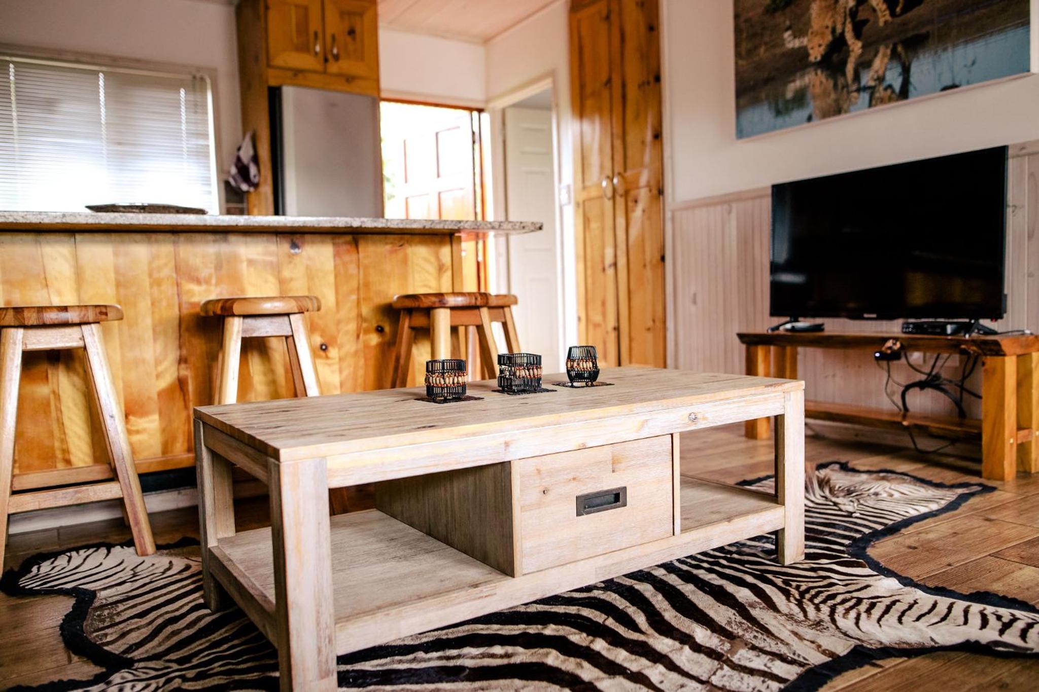 Two-Bedroom Log Cabin with Splash Pool - Photo 14