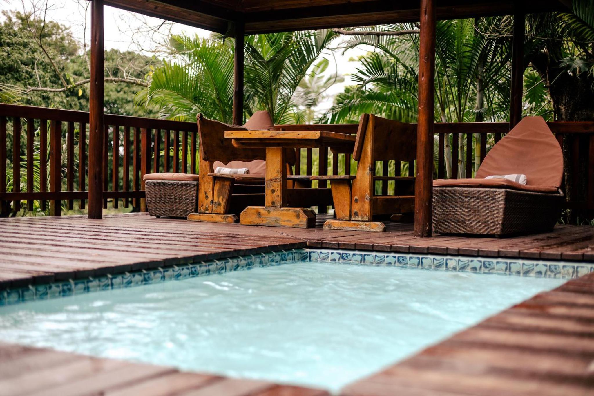 Two-Bedroom Log Cabin with Splash Pool - Photo 22