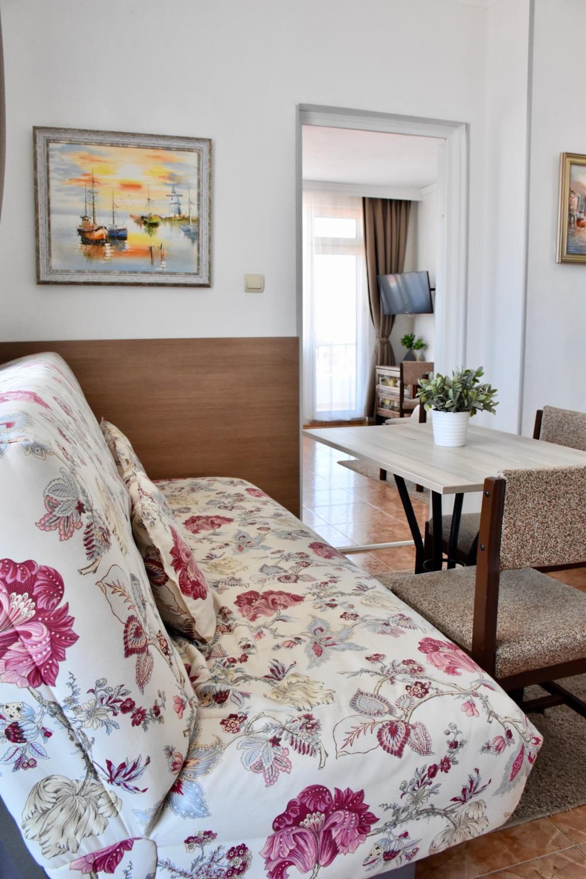 One-Bedroom Apartment with Sea View