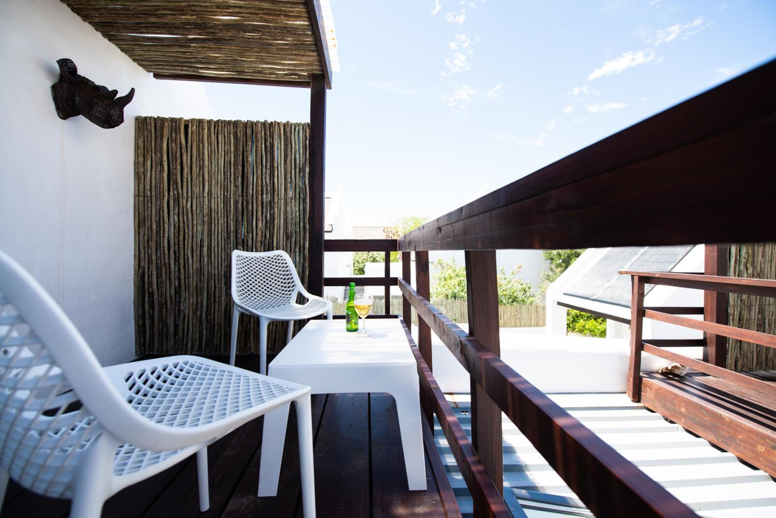 Triple Room with Balcony - Photo 8