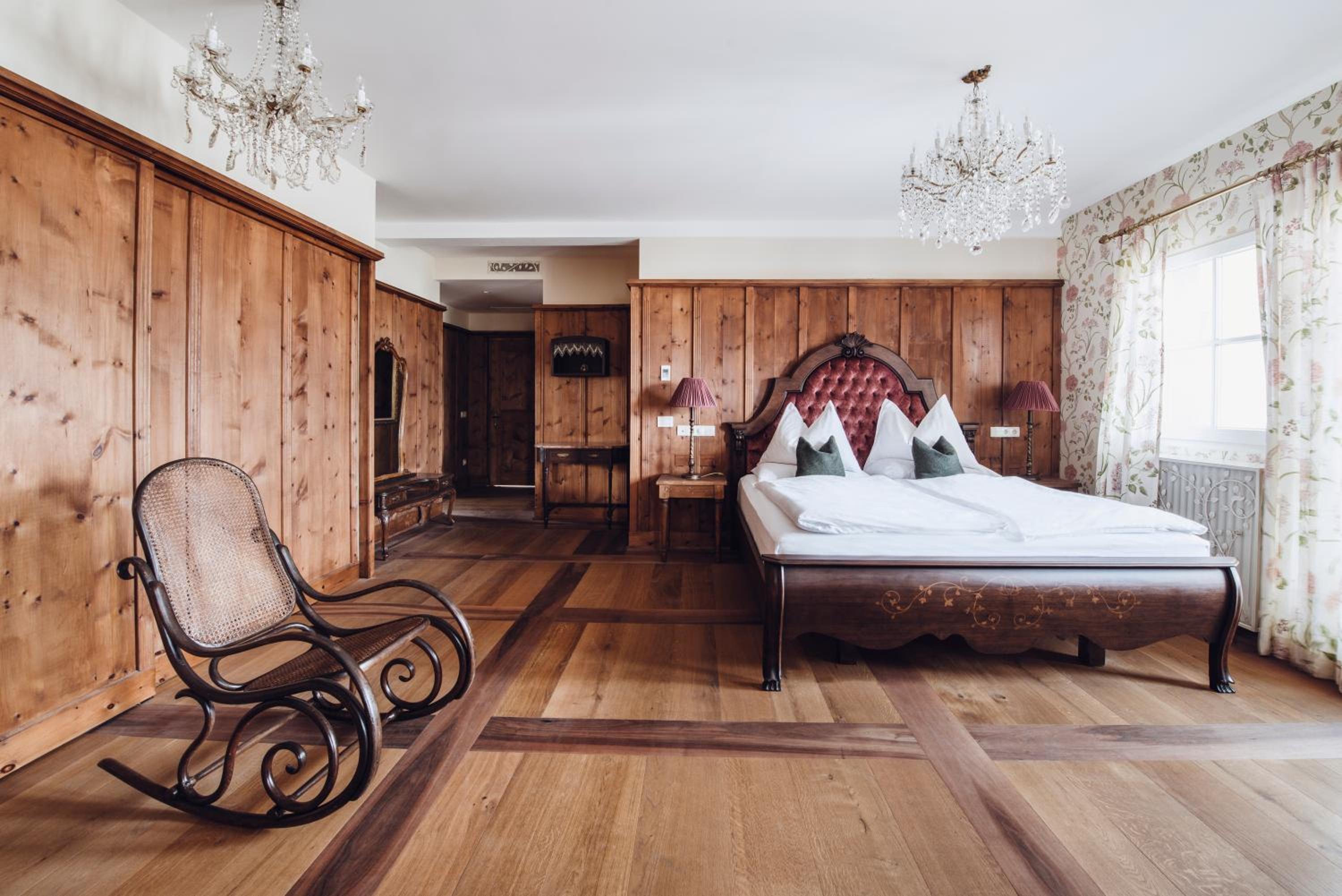Deluxe Suite - Photo 5