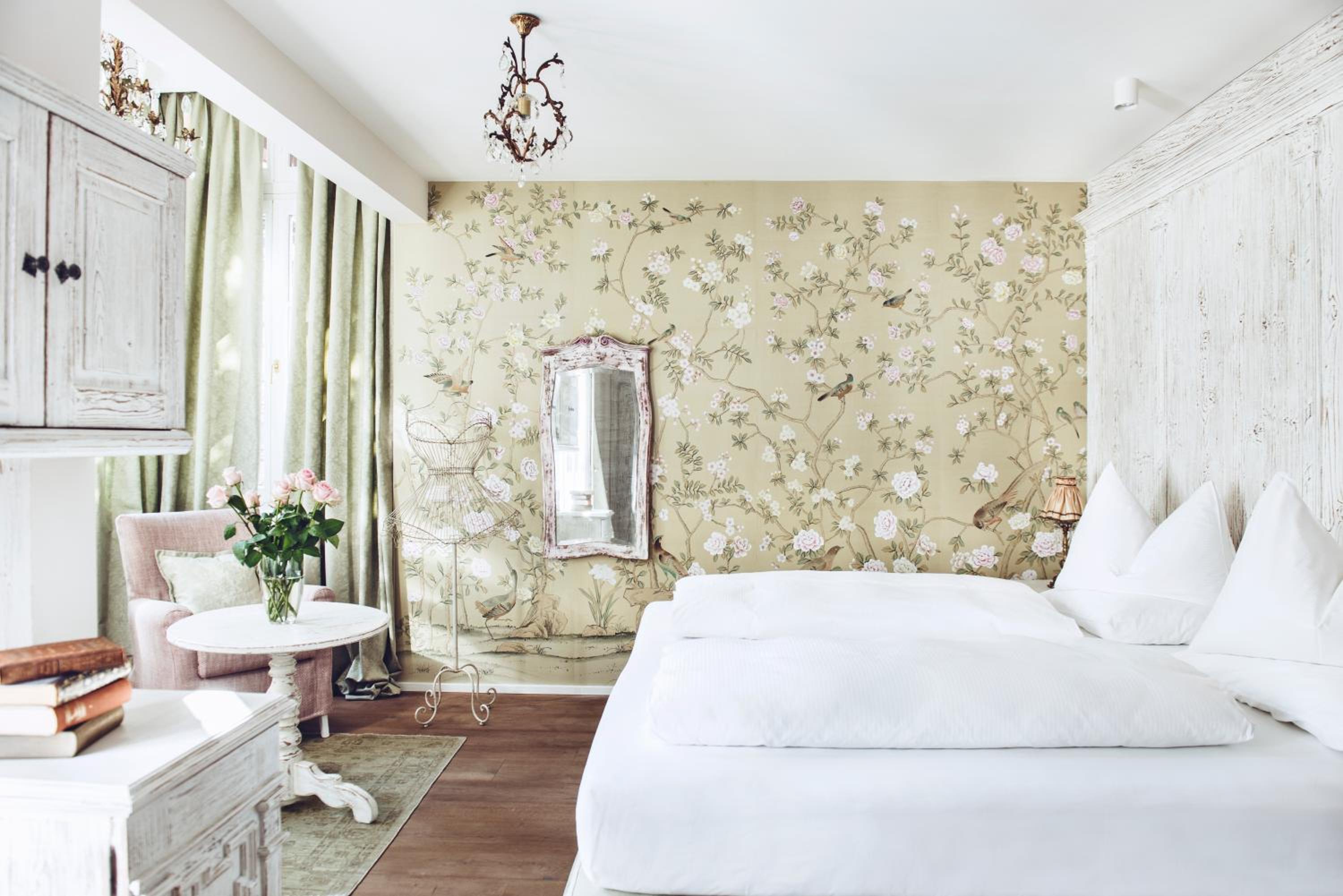 Junior Suite - Photo 1