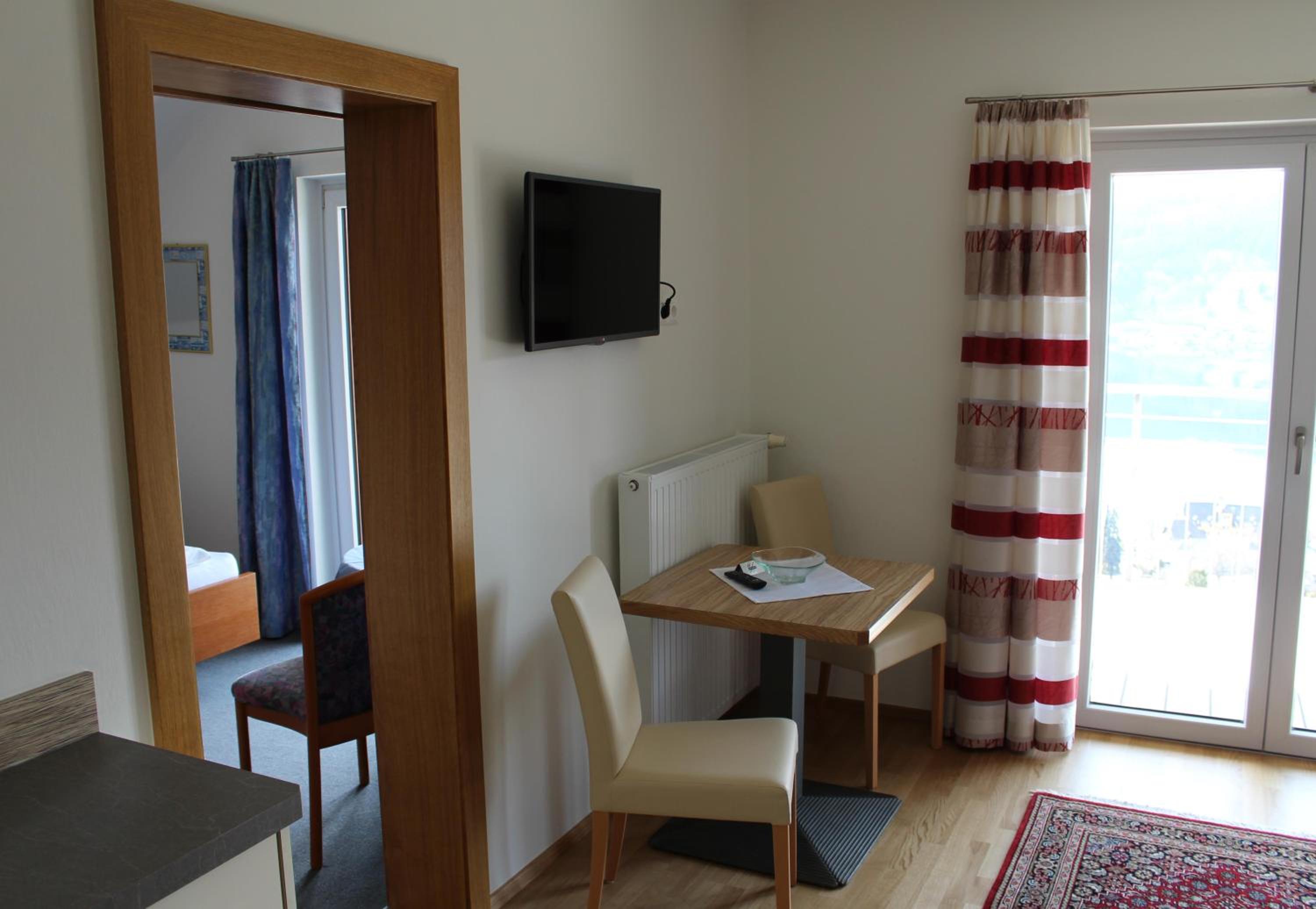 Apartment with Bath photo 3