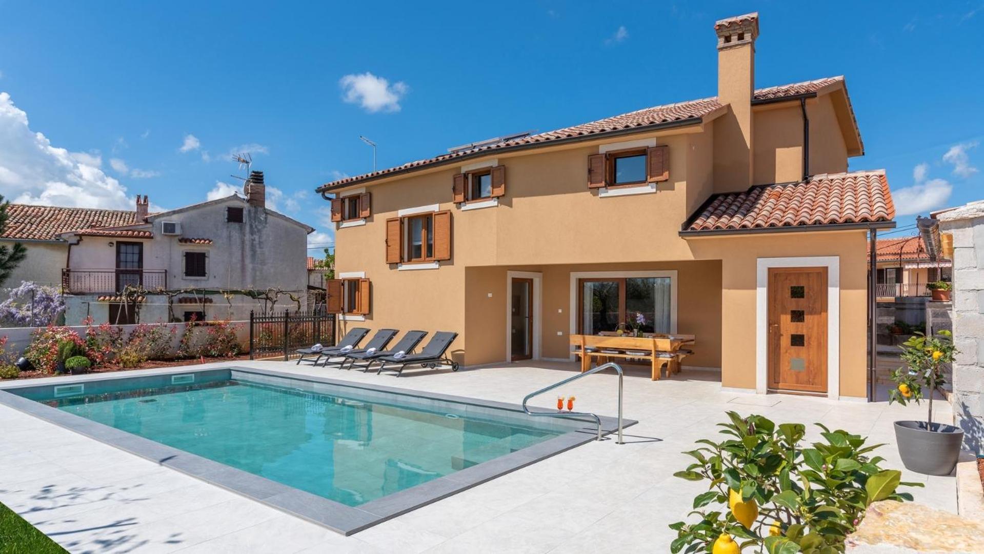 Villa with Private Pool photo 3
