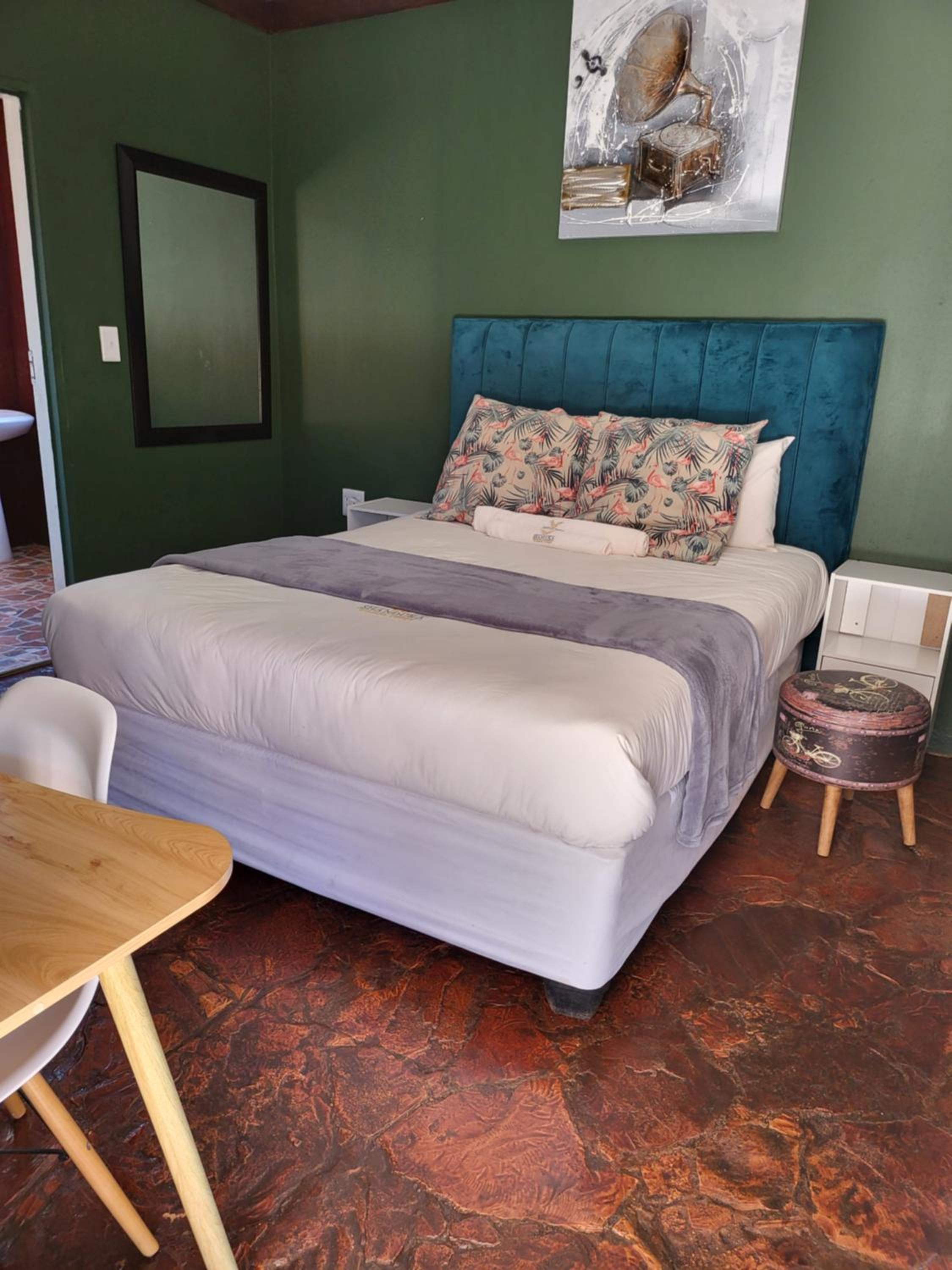 Deluxe Double or Twin Room - Photo 2