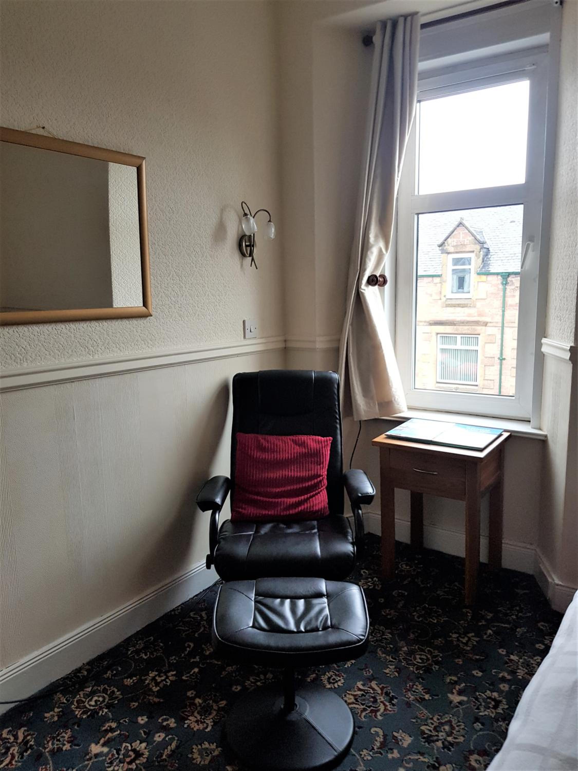 Single Room With Private Bathroom photo 2