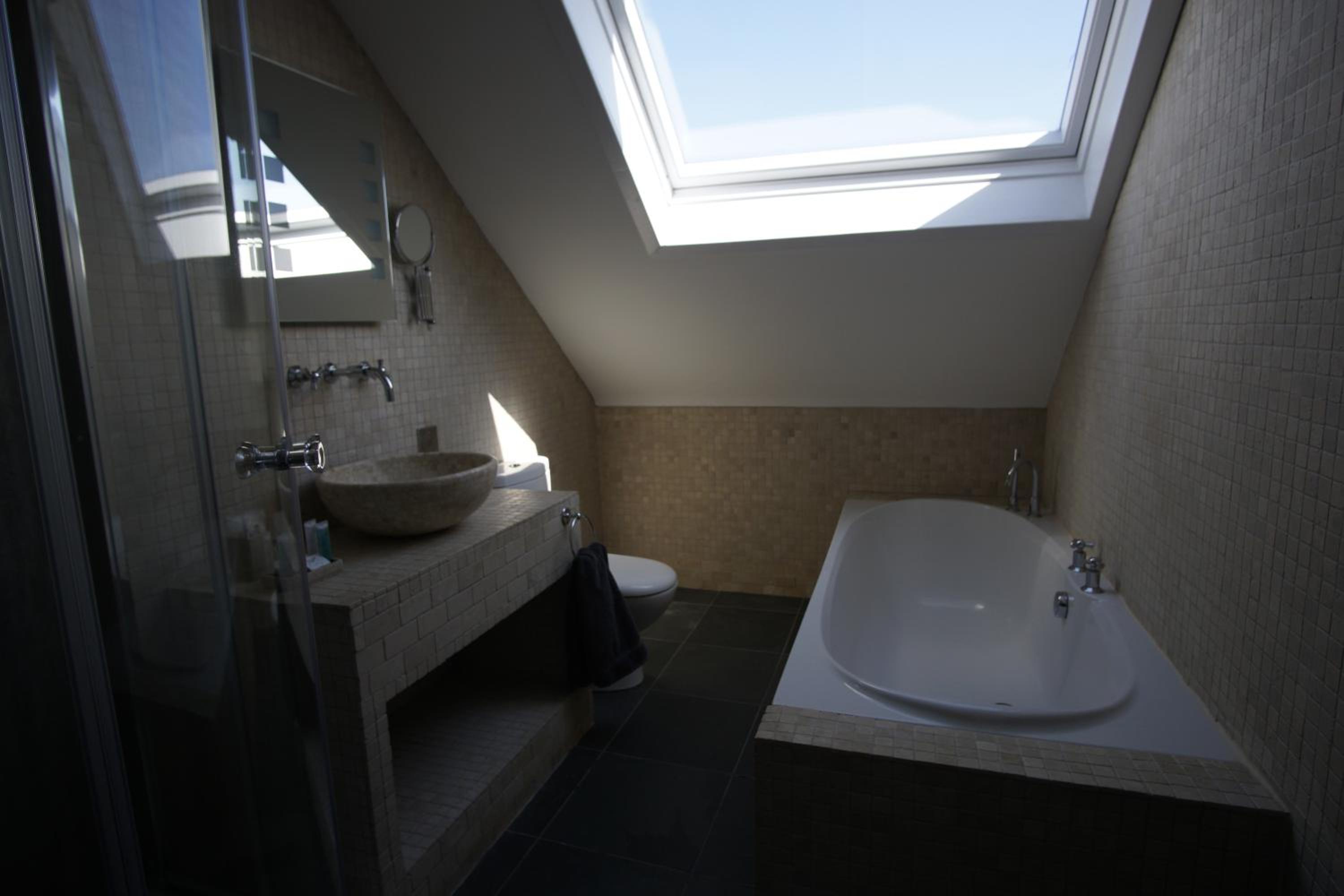 Two-Bedroom Suite - Photo 10