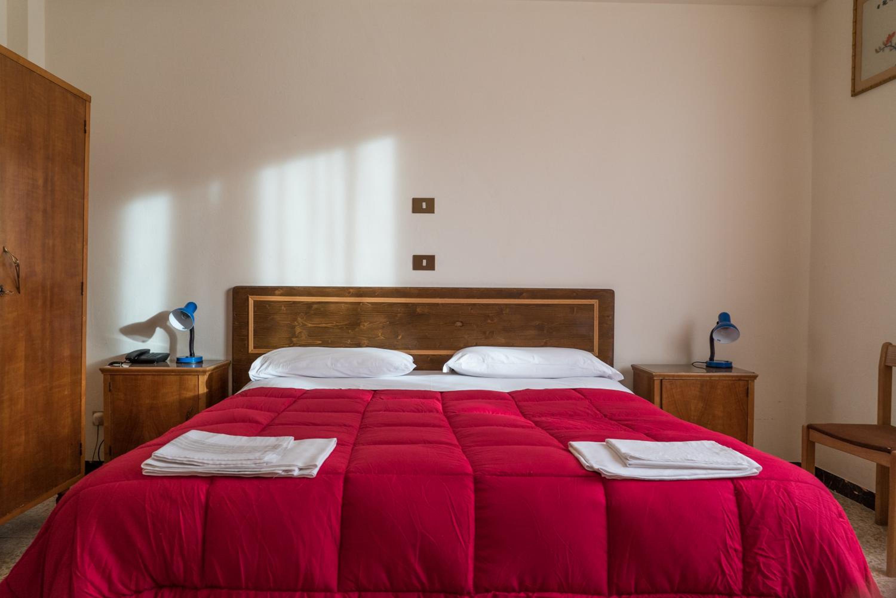 Double Room - Photo 3