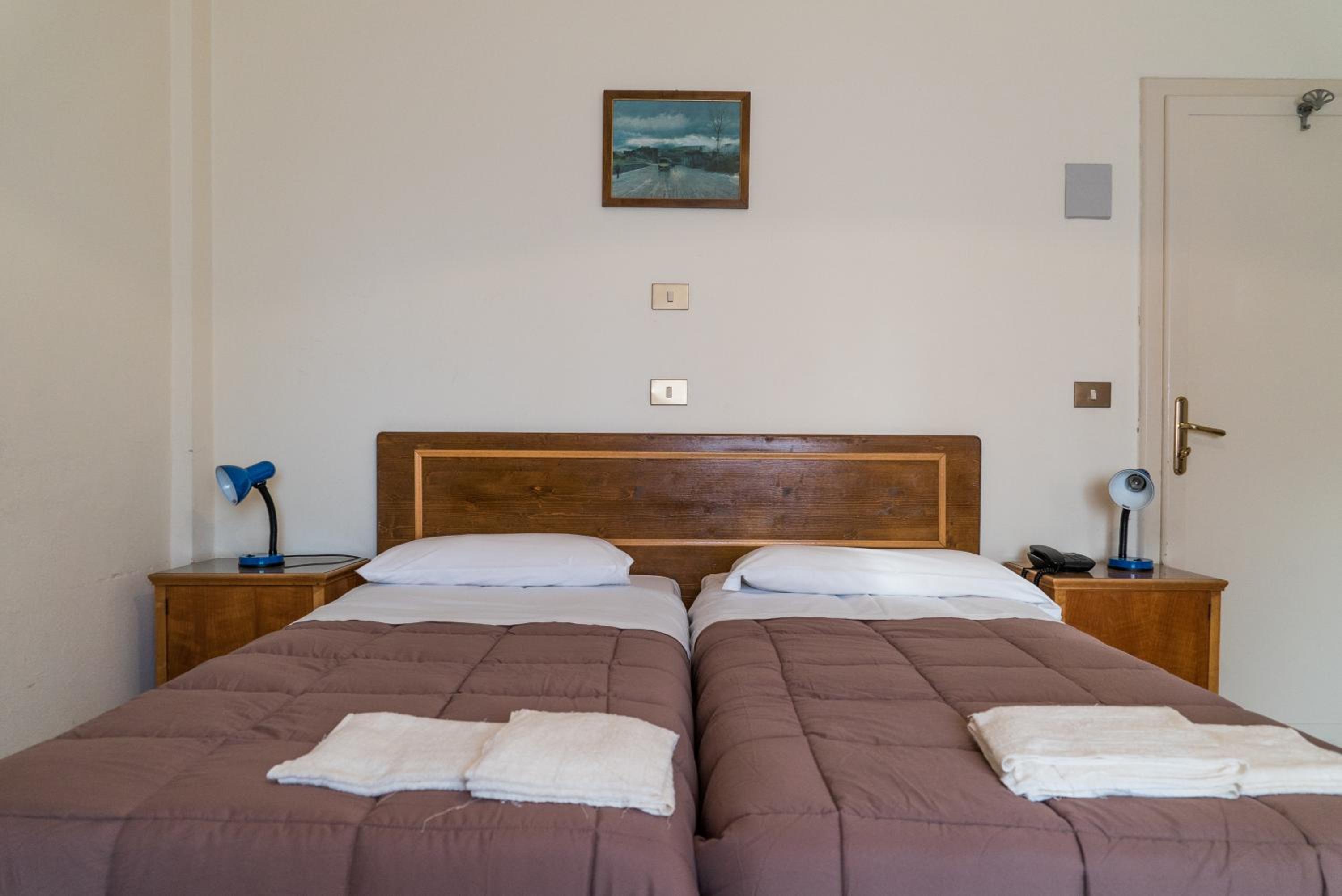 Double Room - Photo 2