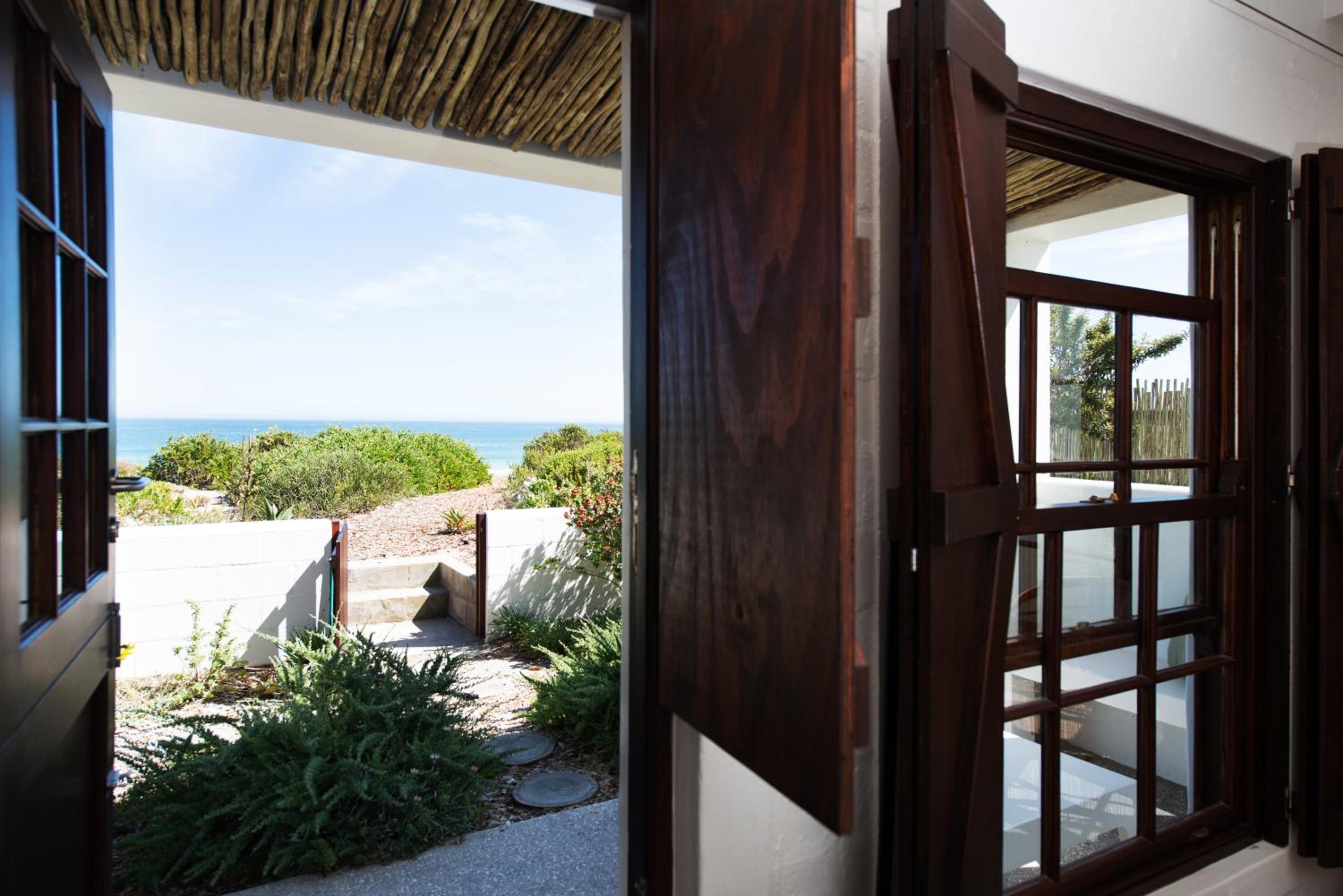 Twin Room with Sea View - Photo 5