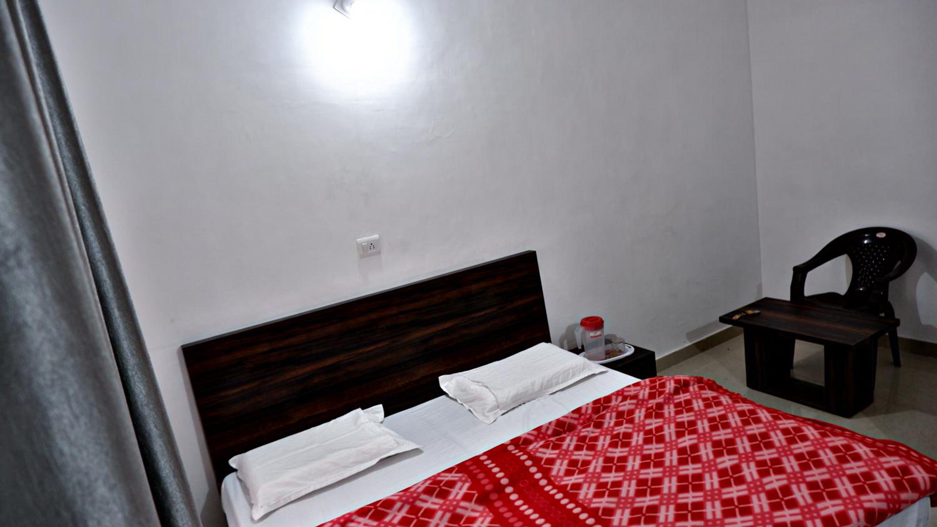 Budget Double Room - Photo 1