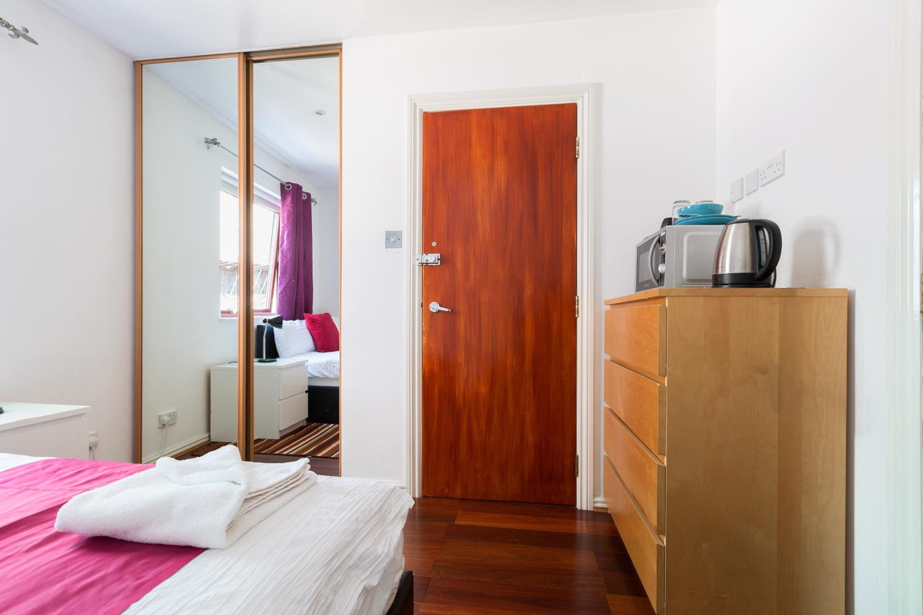 Budget Double Room photo 2