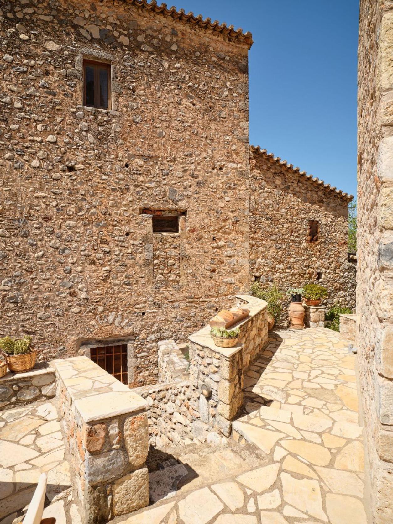 Three-Bedroom House - Photo 30