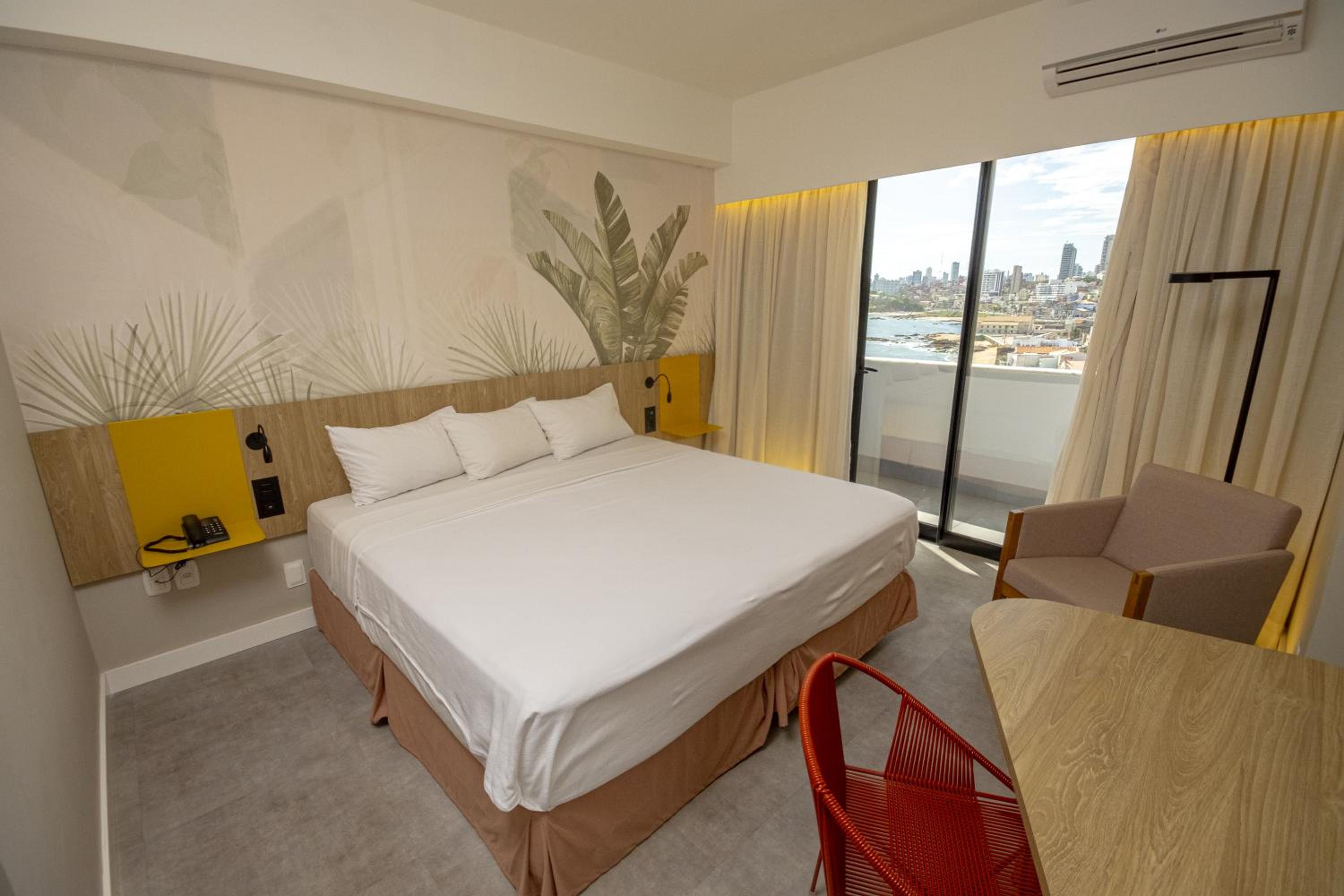 Superior King Room with Beach View