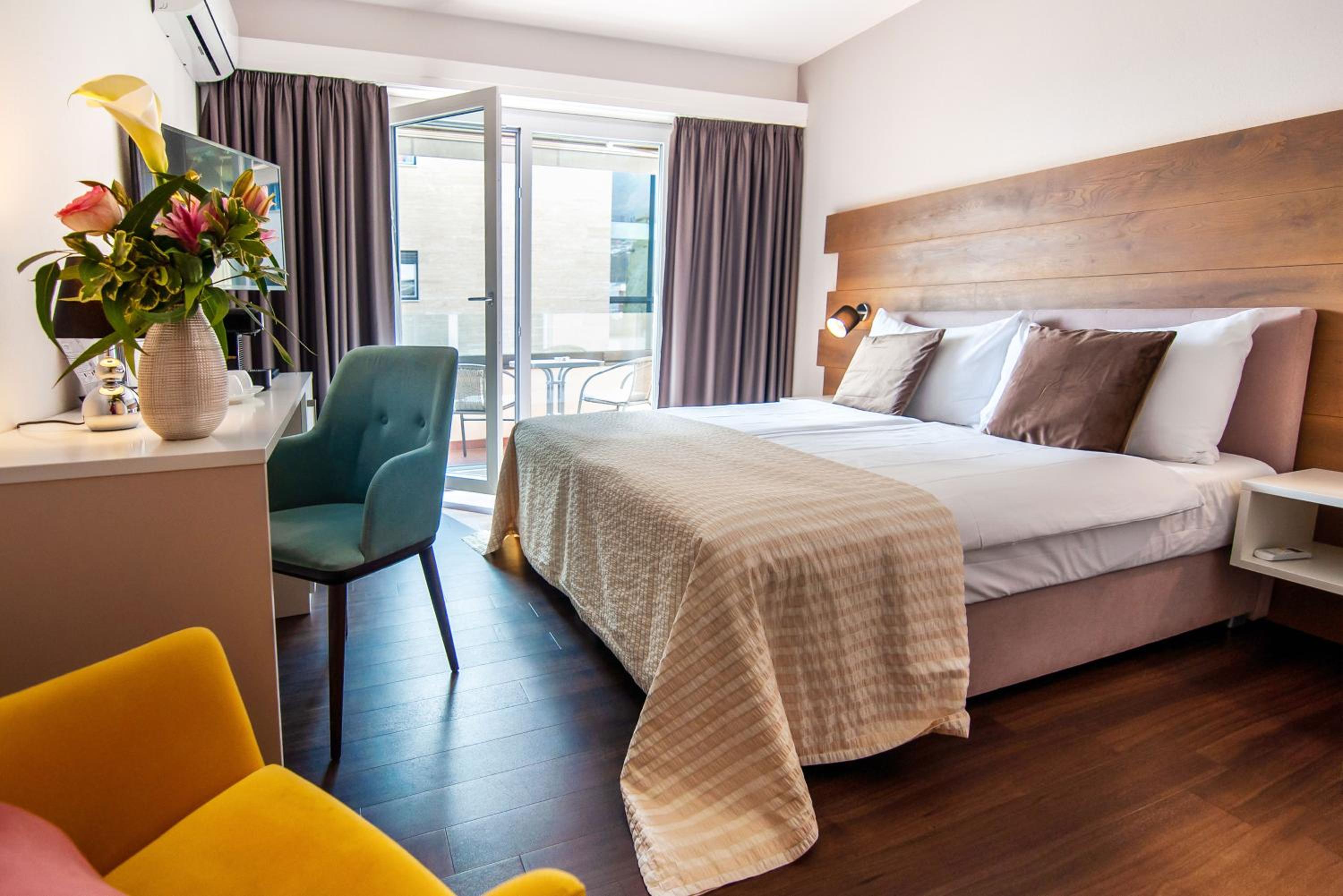 Superior Double Room with Balcony - Photo 1
