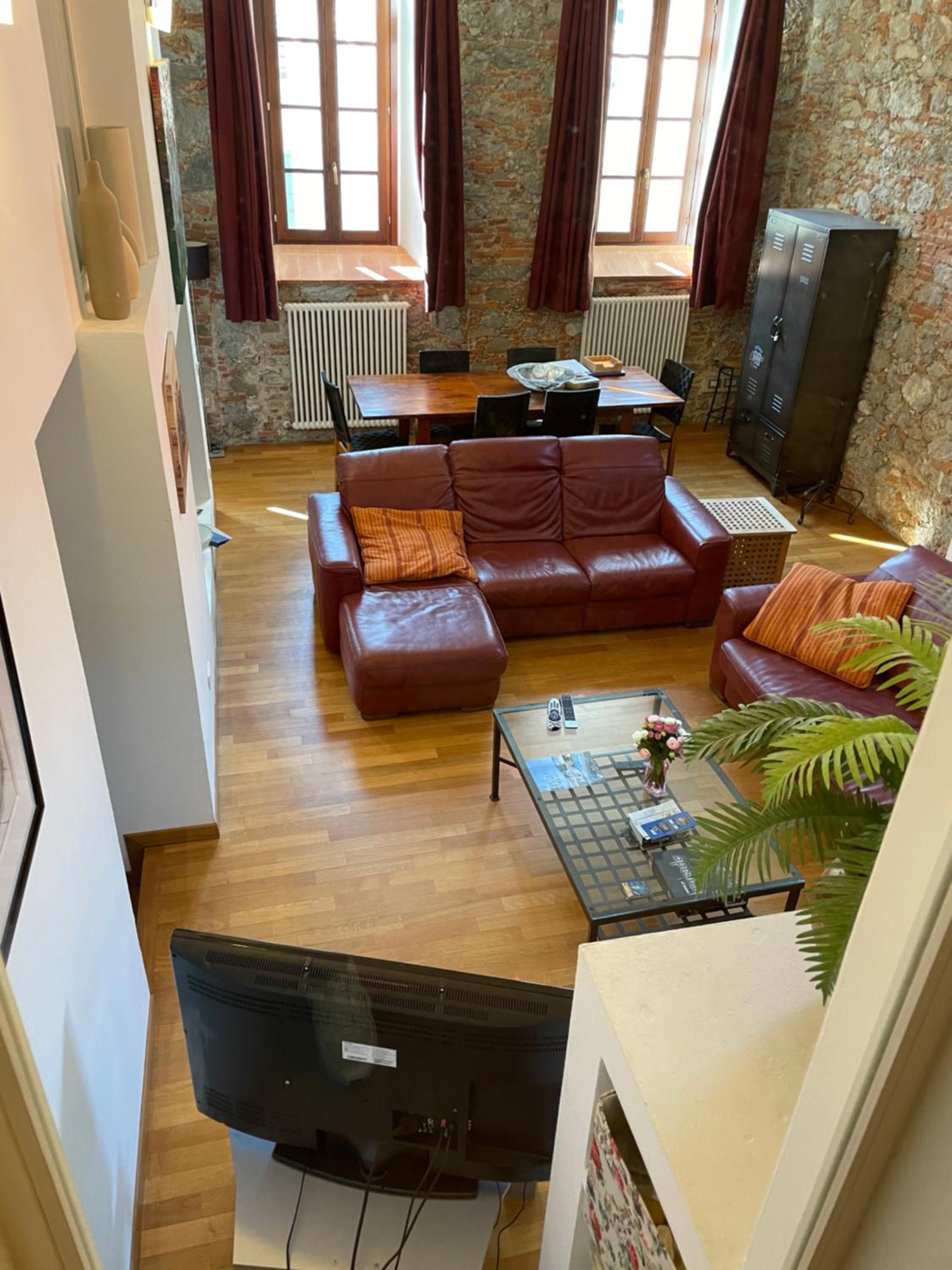 Three-Bedroom Apartment photo 1