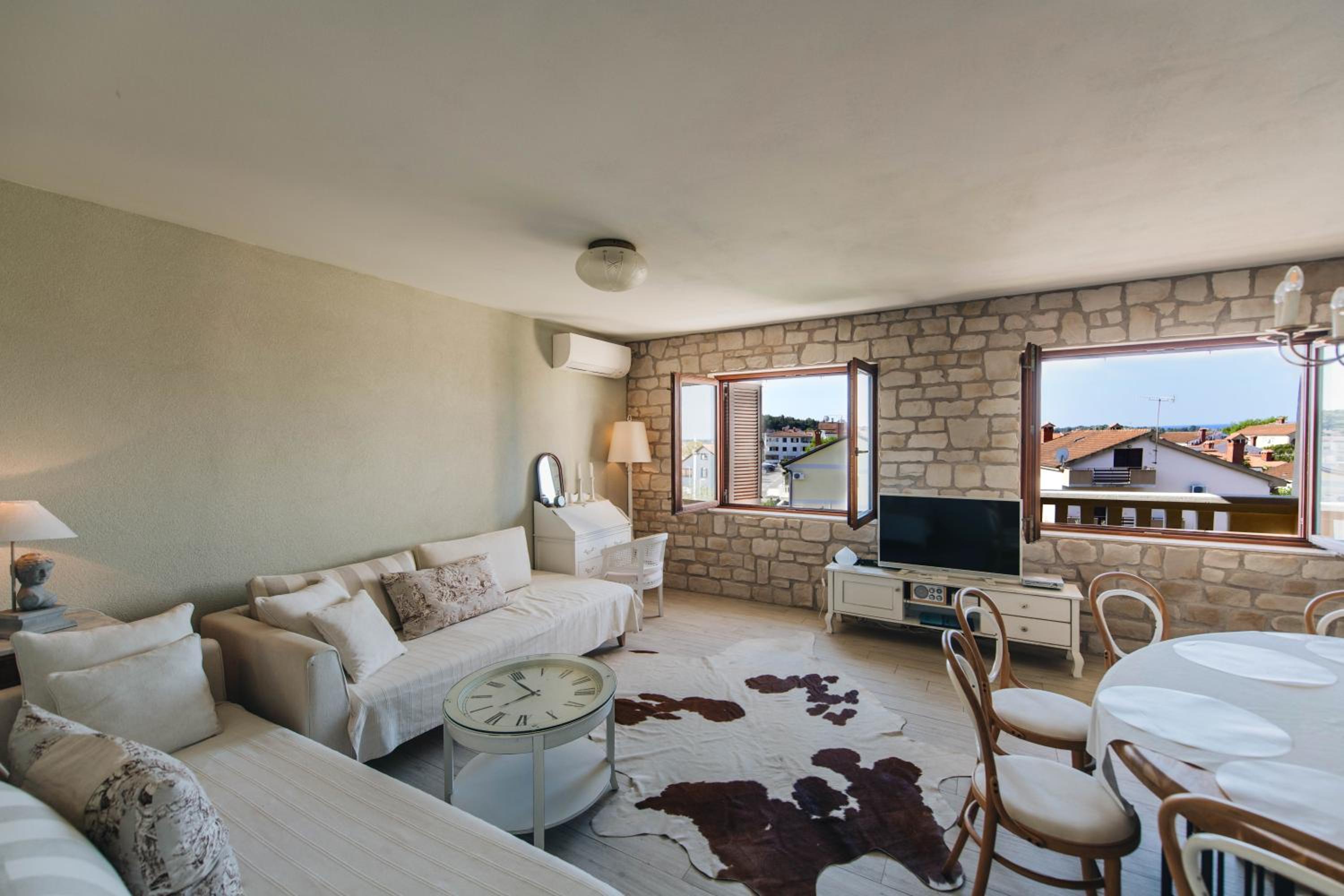 Deluxe Apartment with Sea View