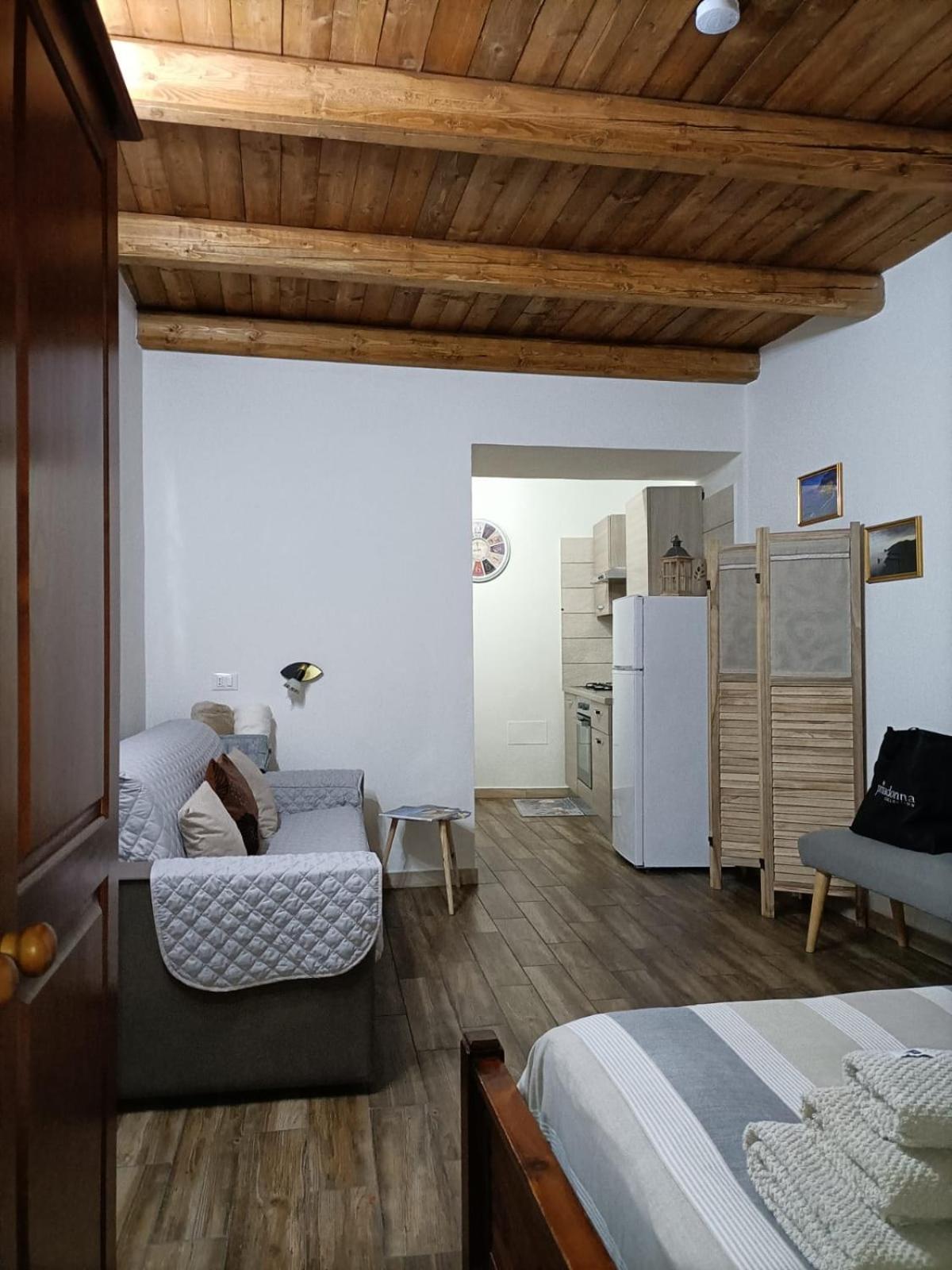 One-Bedroom House photo 3